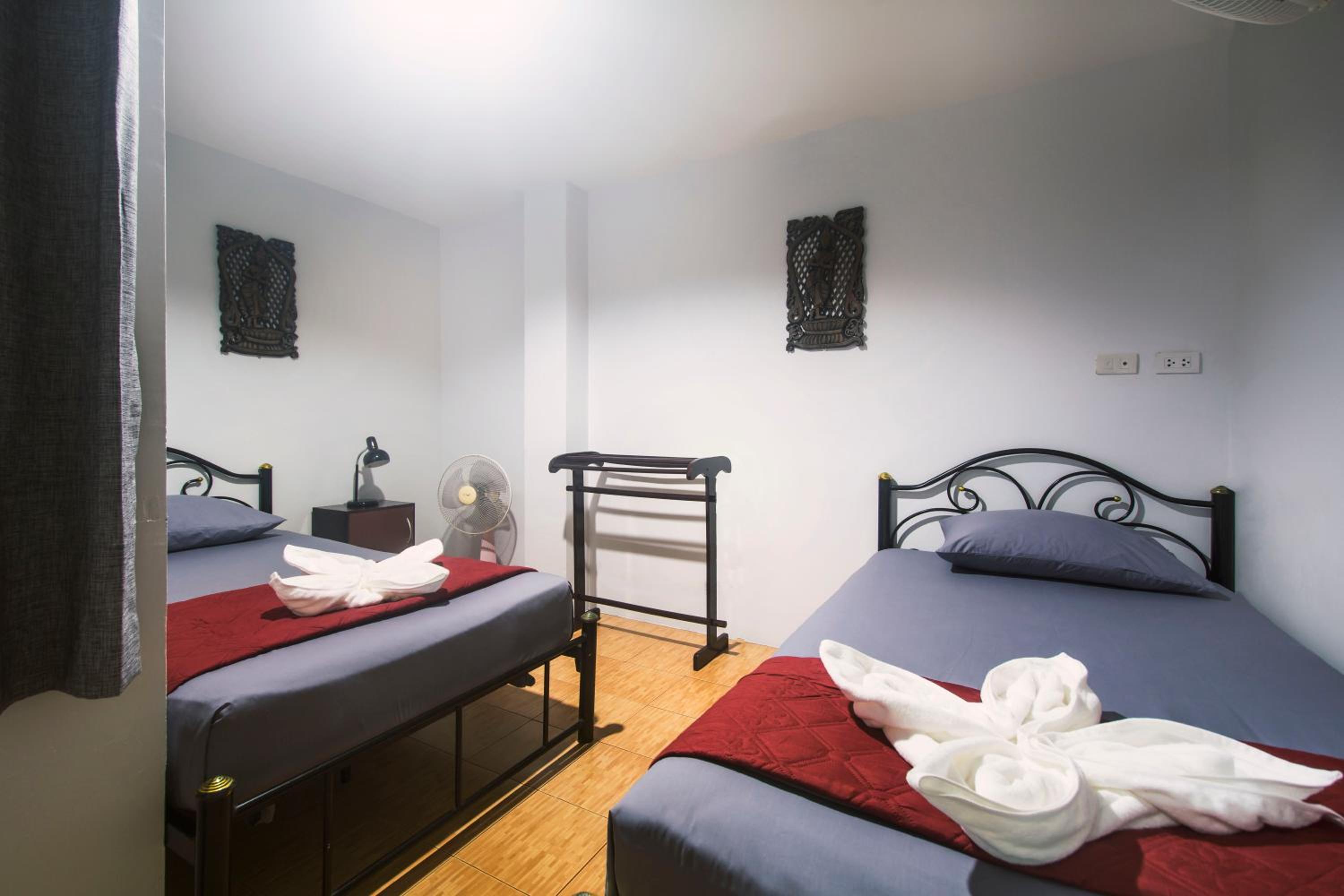 Standard Twin Room With Fan Only photo 2