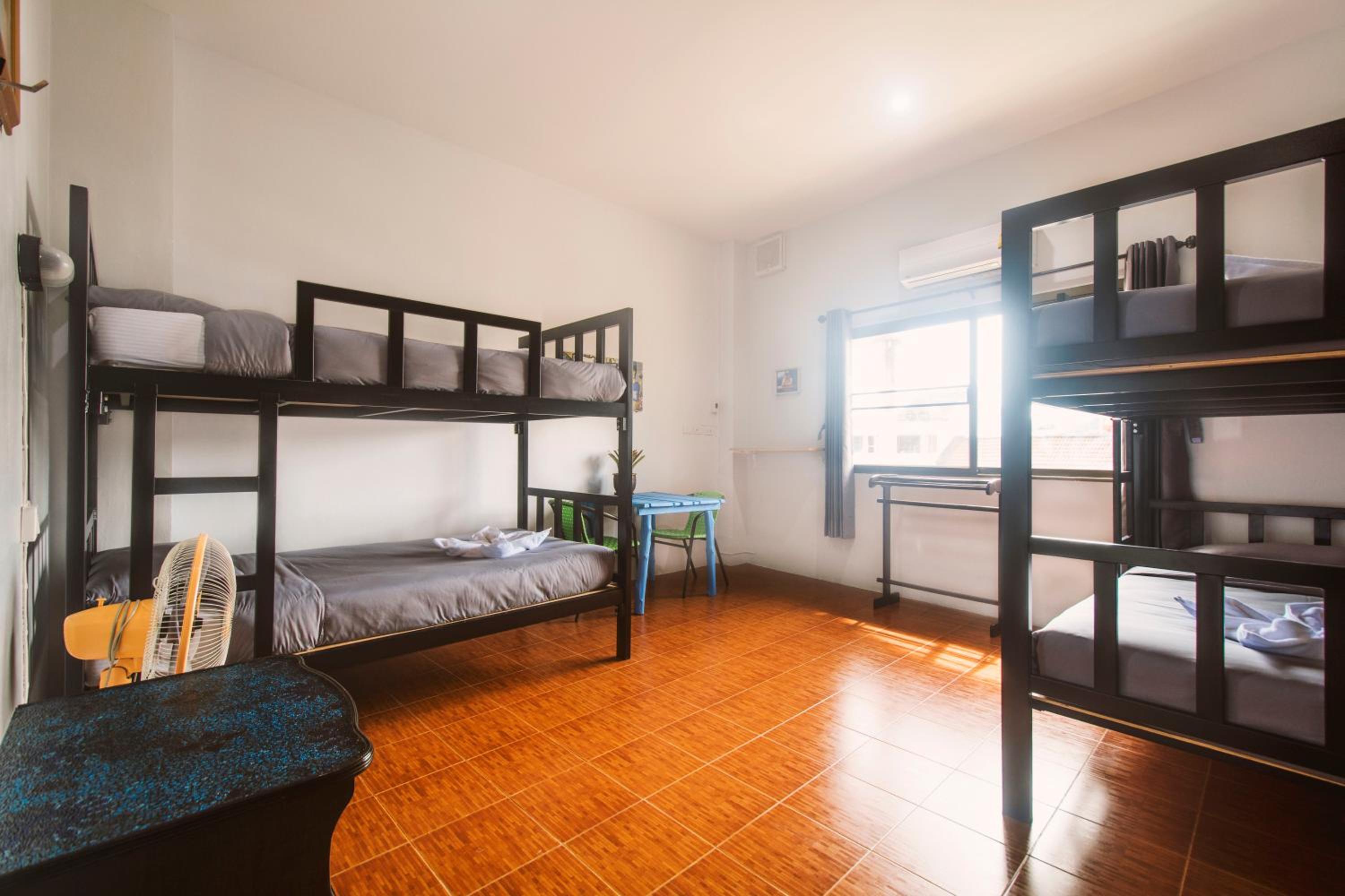 Mixed Dormitory Room photo 3