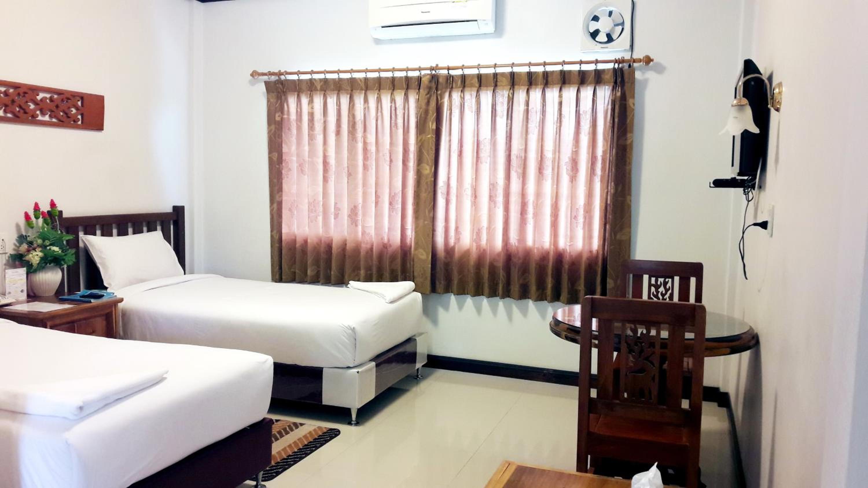 Deluxe Twin Room photo 2