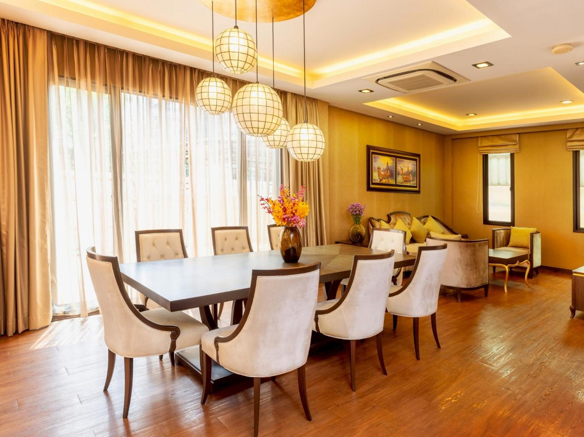 Three-Bedroom Villa photo 3