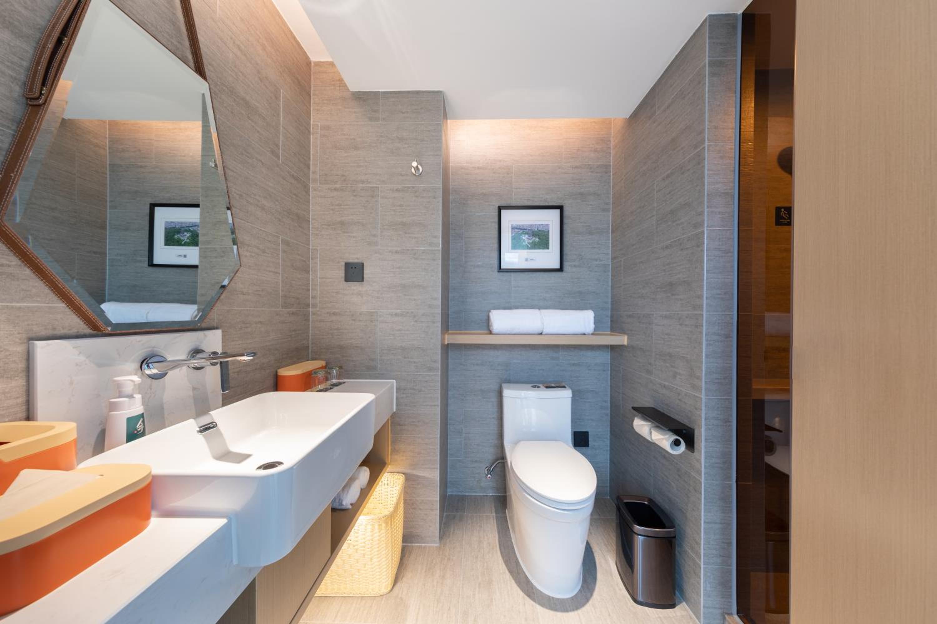 Elegant Double Room photo 3