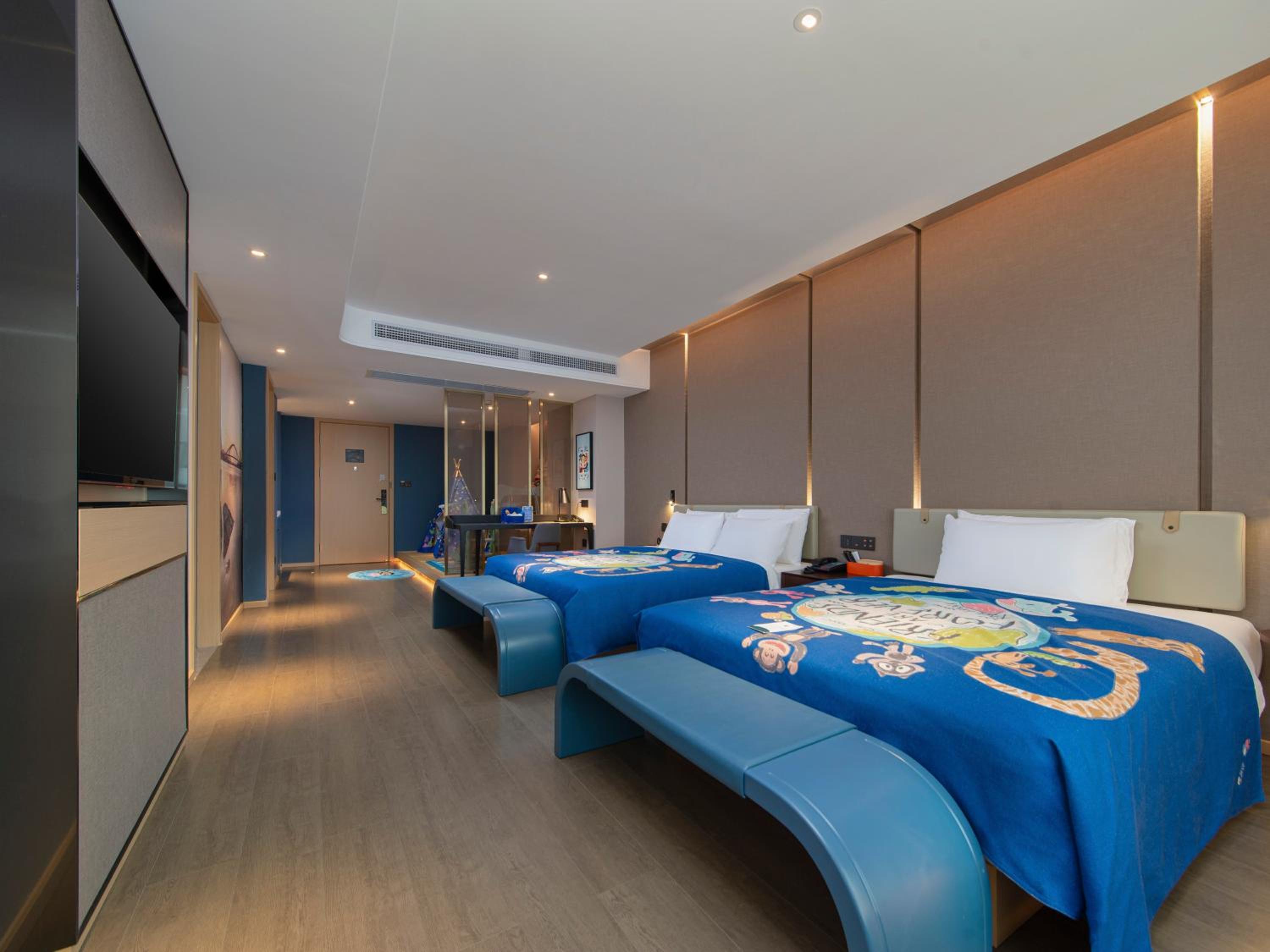 Jimu Family Room Room with Bathtub photo 2