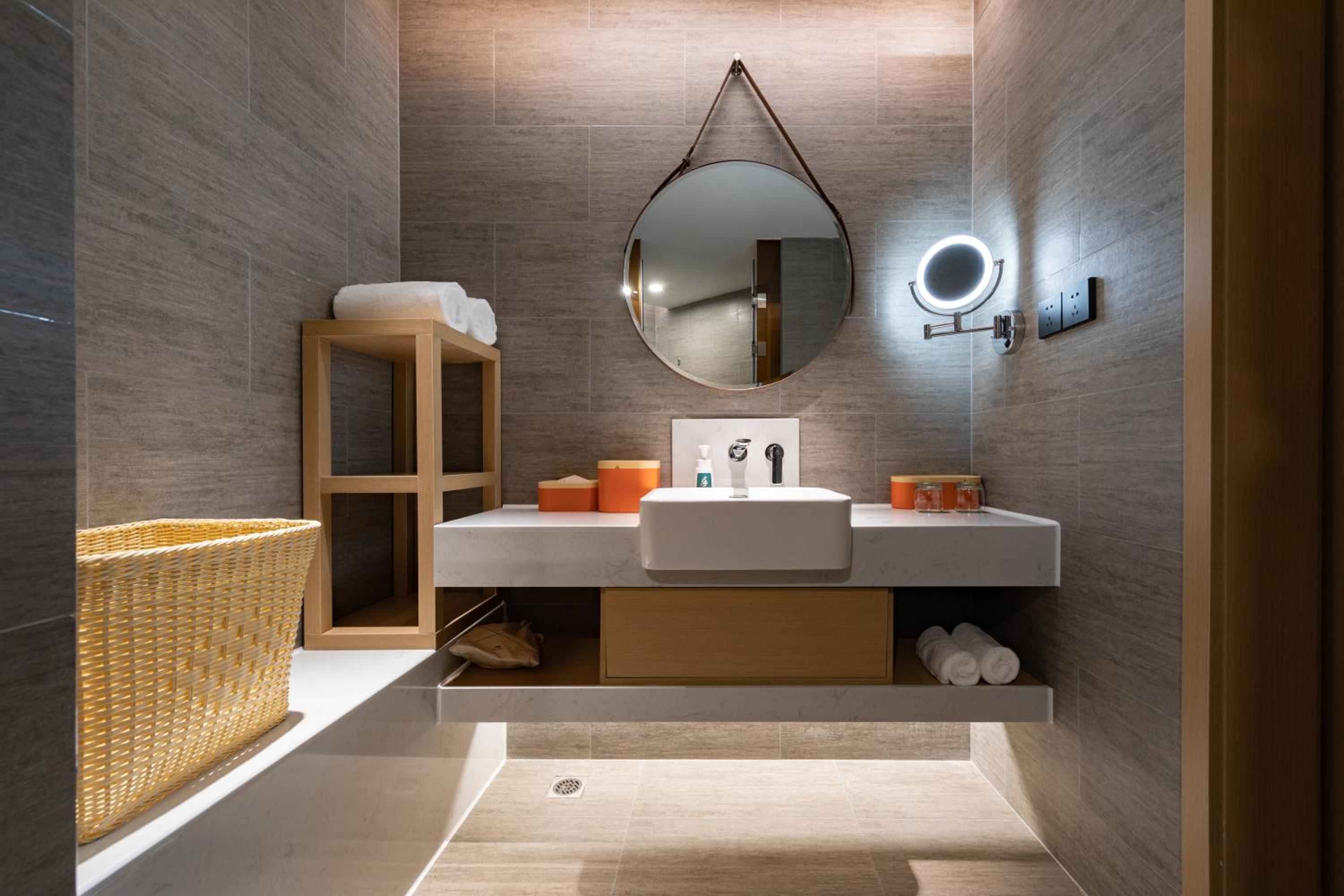 Jimu Suite with City View photo 1
