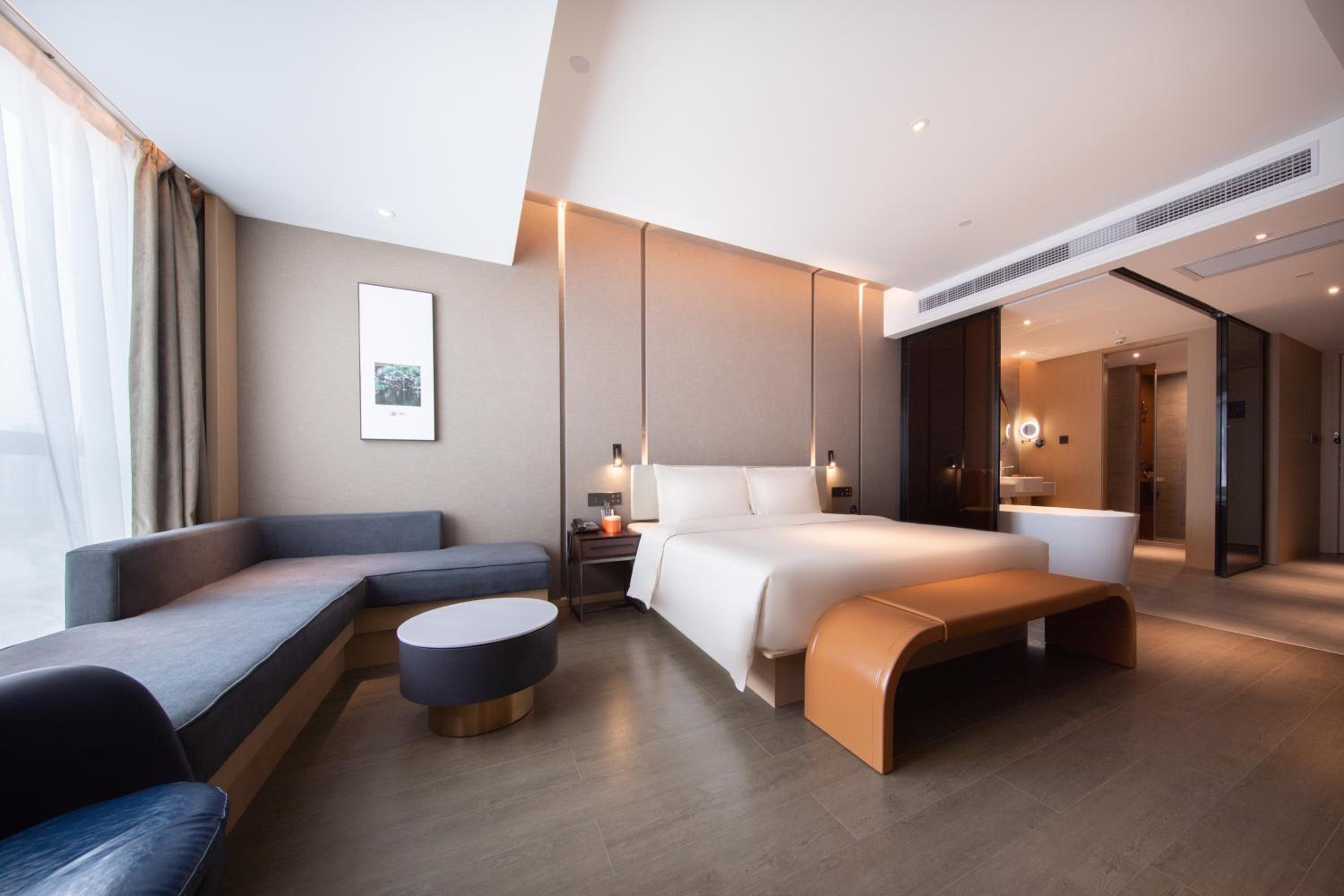 Jimu Double Room with Bathtub photo 3