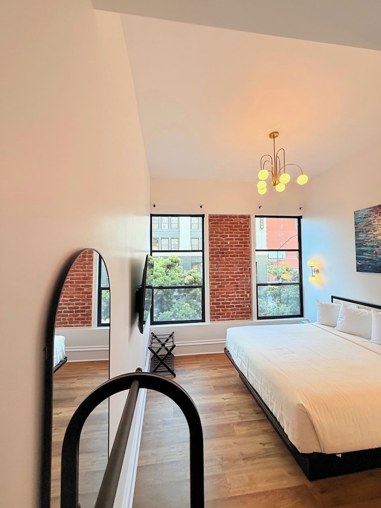 Classic Room - Photo 5