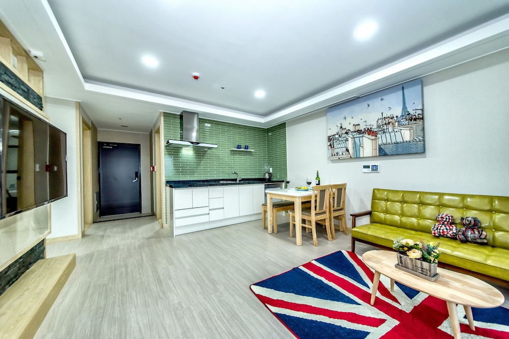 Family Suite - Photo 6