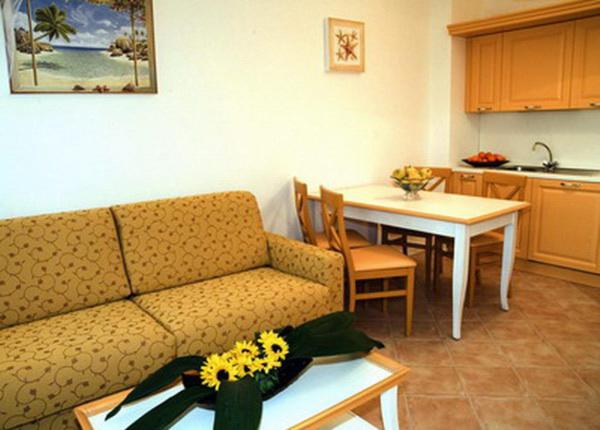 One-Bedroom Apartment - Photo 8