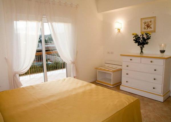 One-Bedroom Apartment - Photo 5