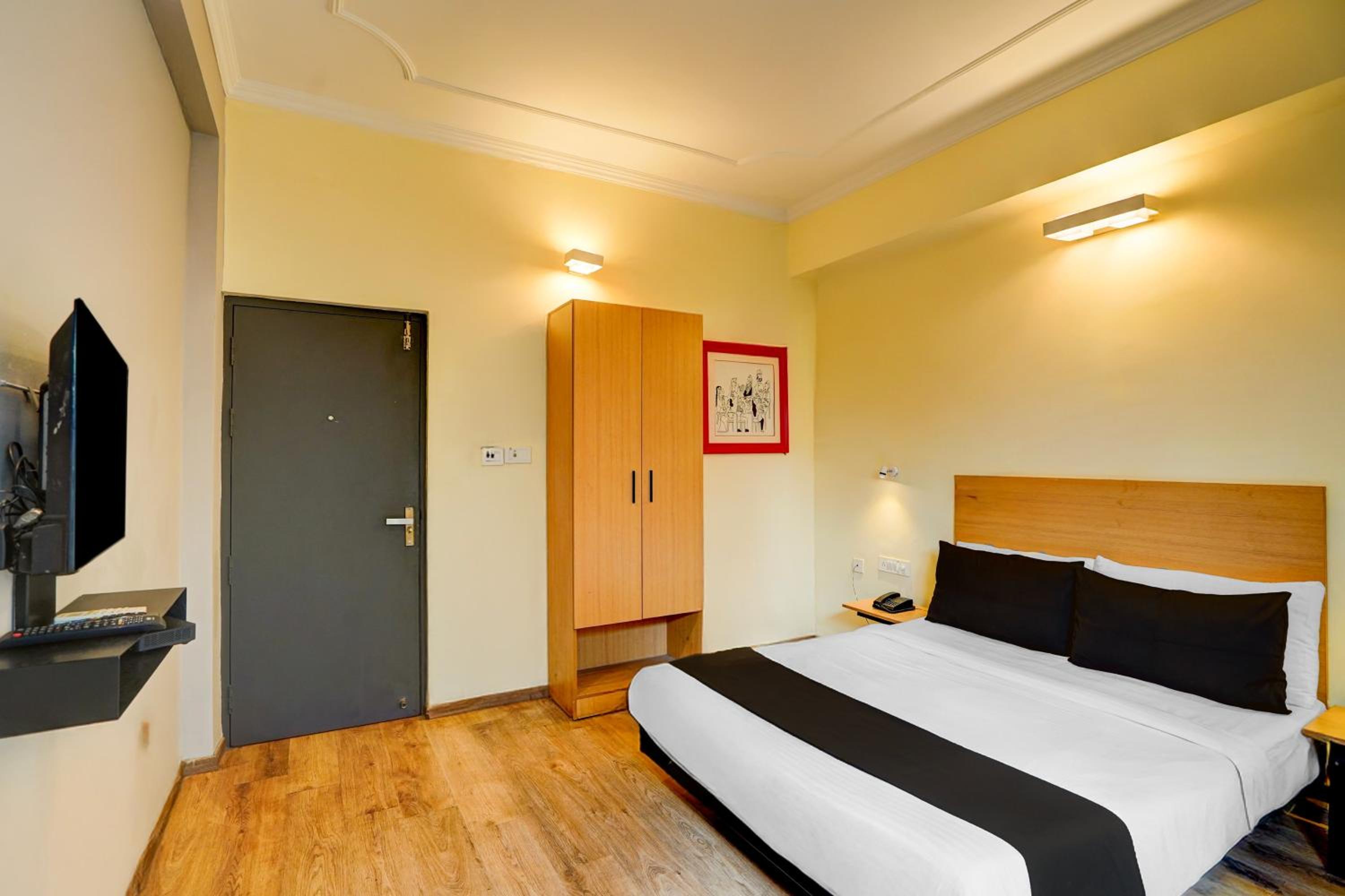 Deluxe Double Room photo 3