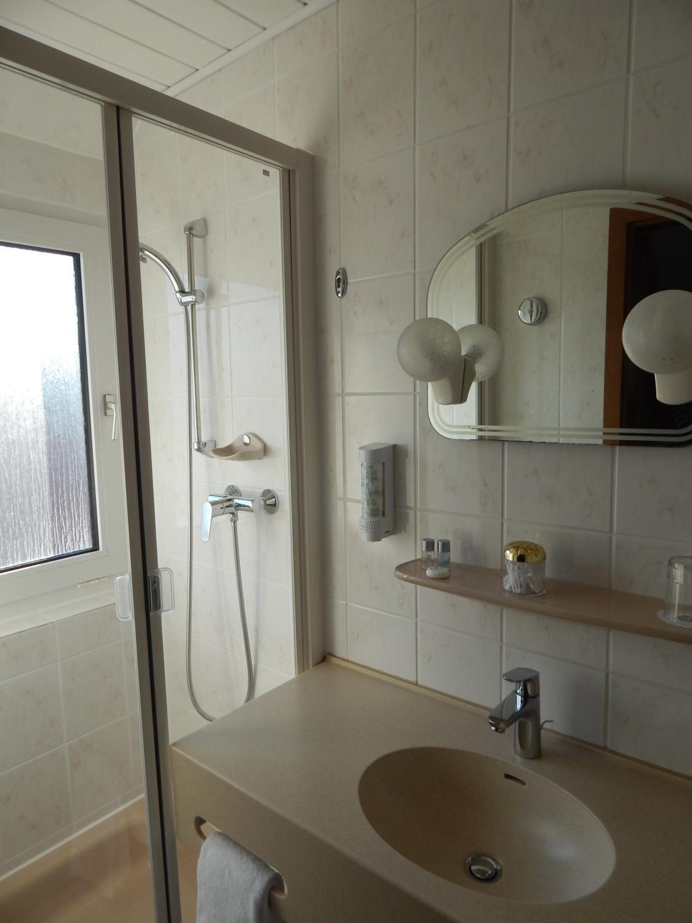 Double Room - Photo 2
