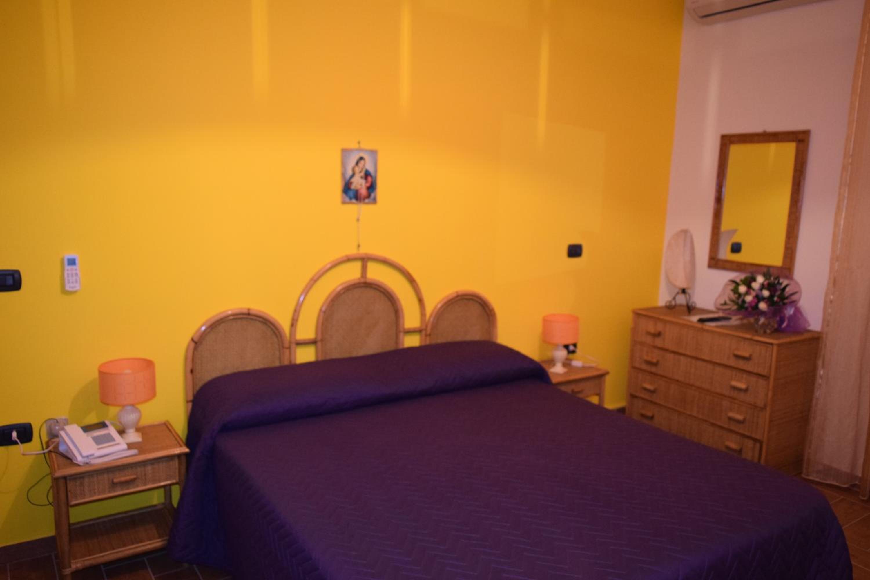 Classic Triple Room photo 1