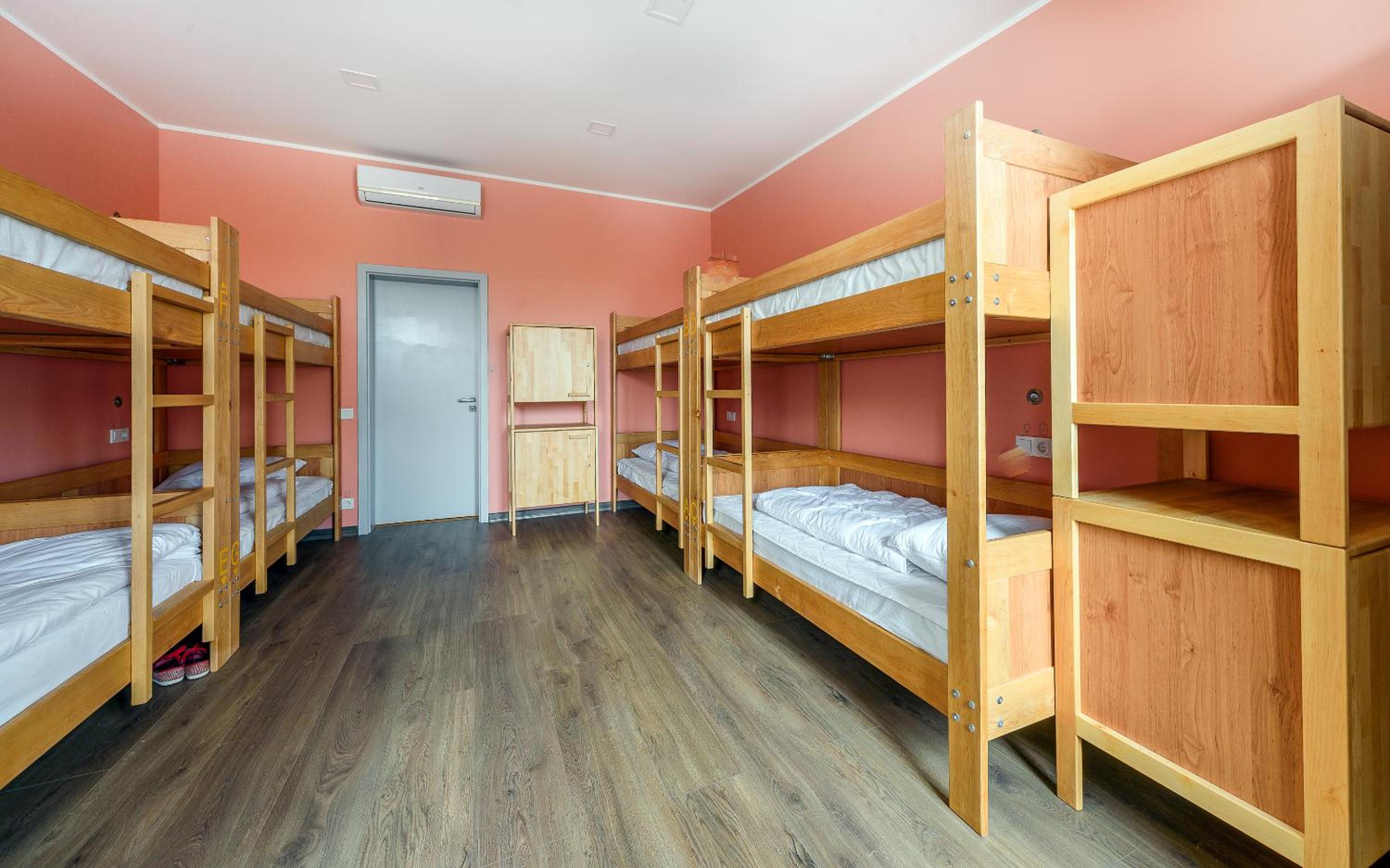 Bed in 8-Bed Female Dormitory Room photo 3