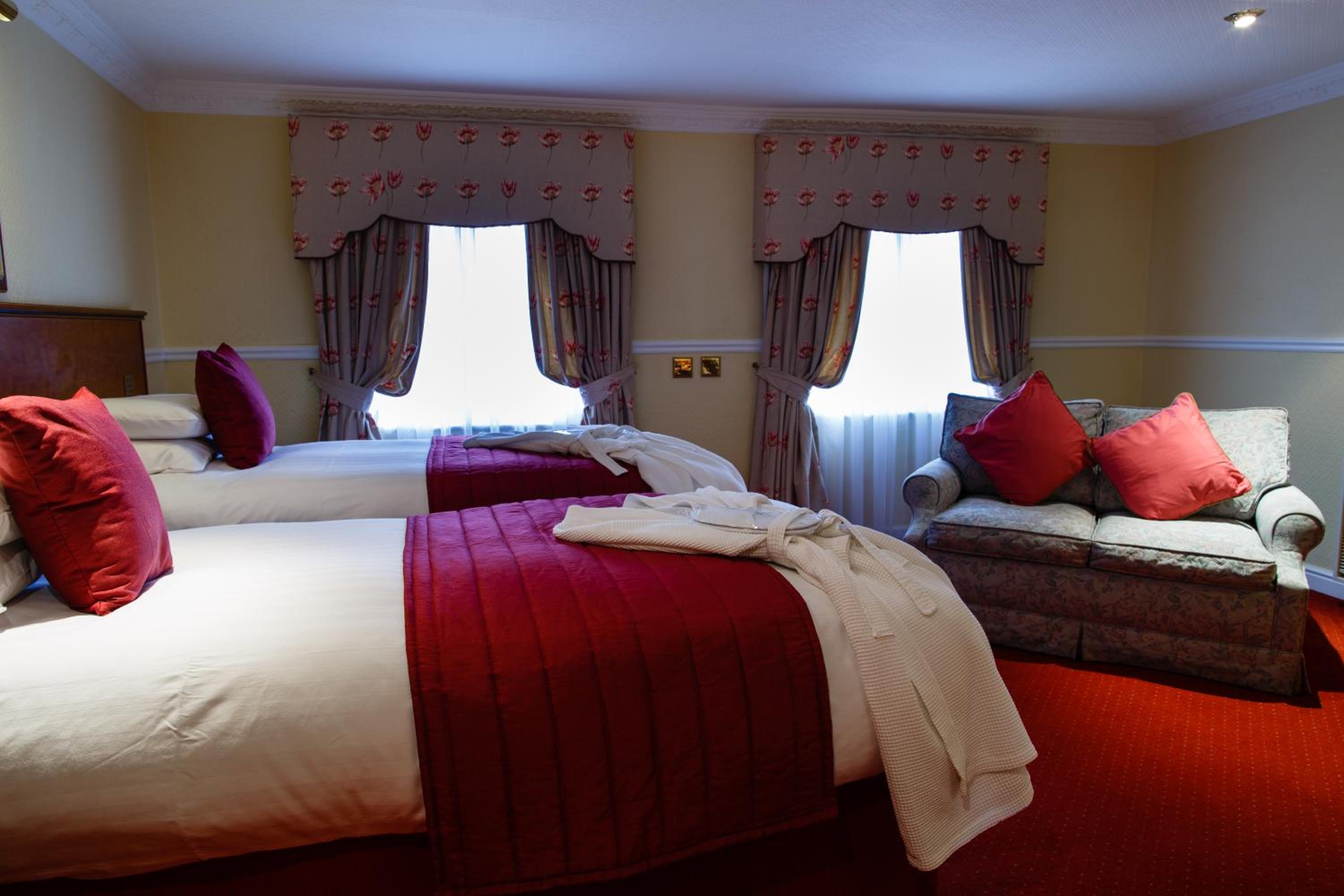 Superior Twin Room - Non-Smoking photo 3