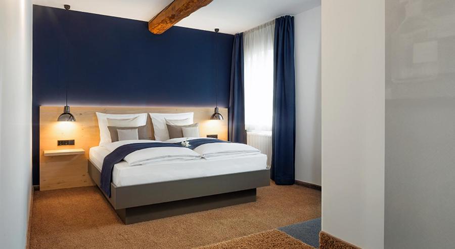 Medium Double Room - Photo 4