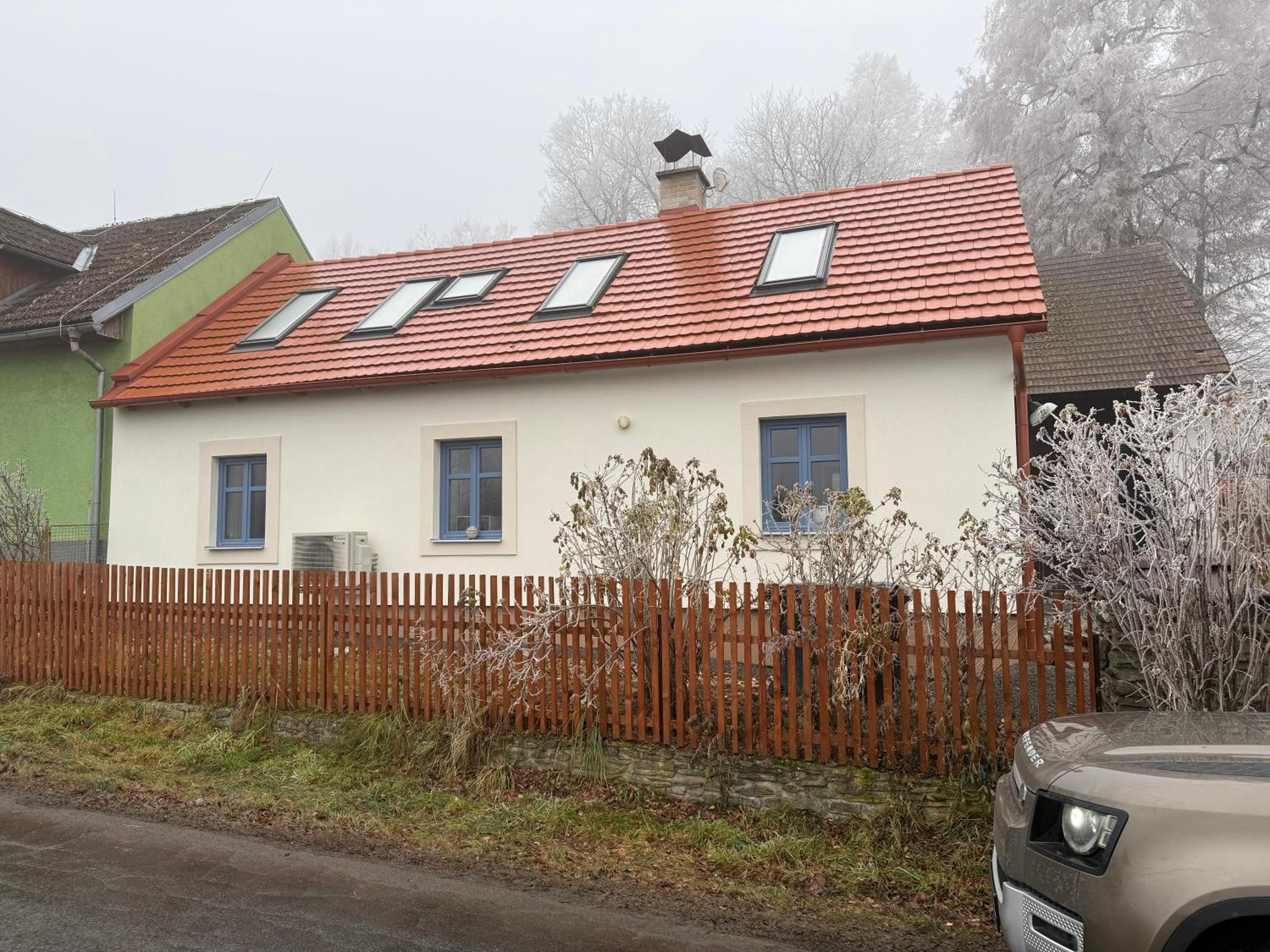 Three-Bedroom House photo 3