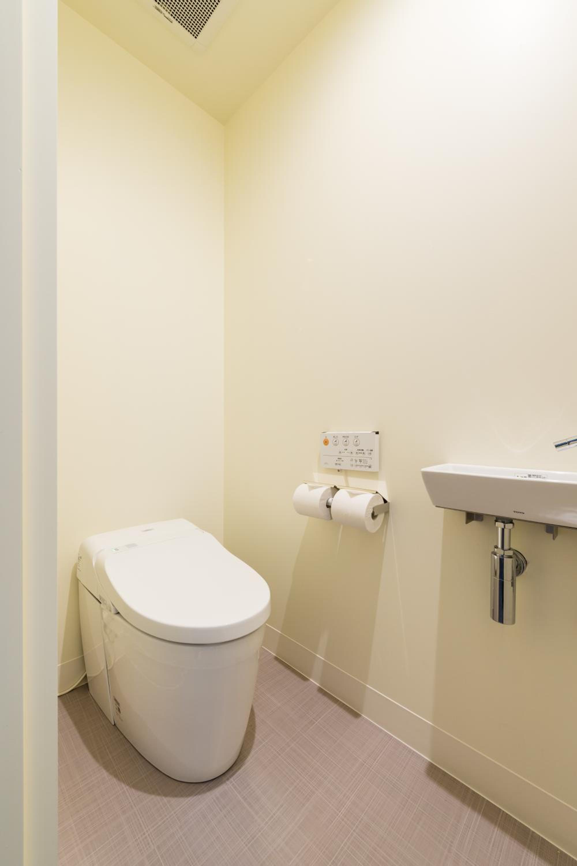 South Wing Twin Room - Non-Smoking ( Under Renovation,Noise Possible ) - Photo 10