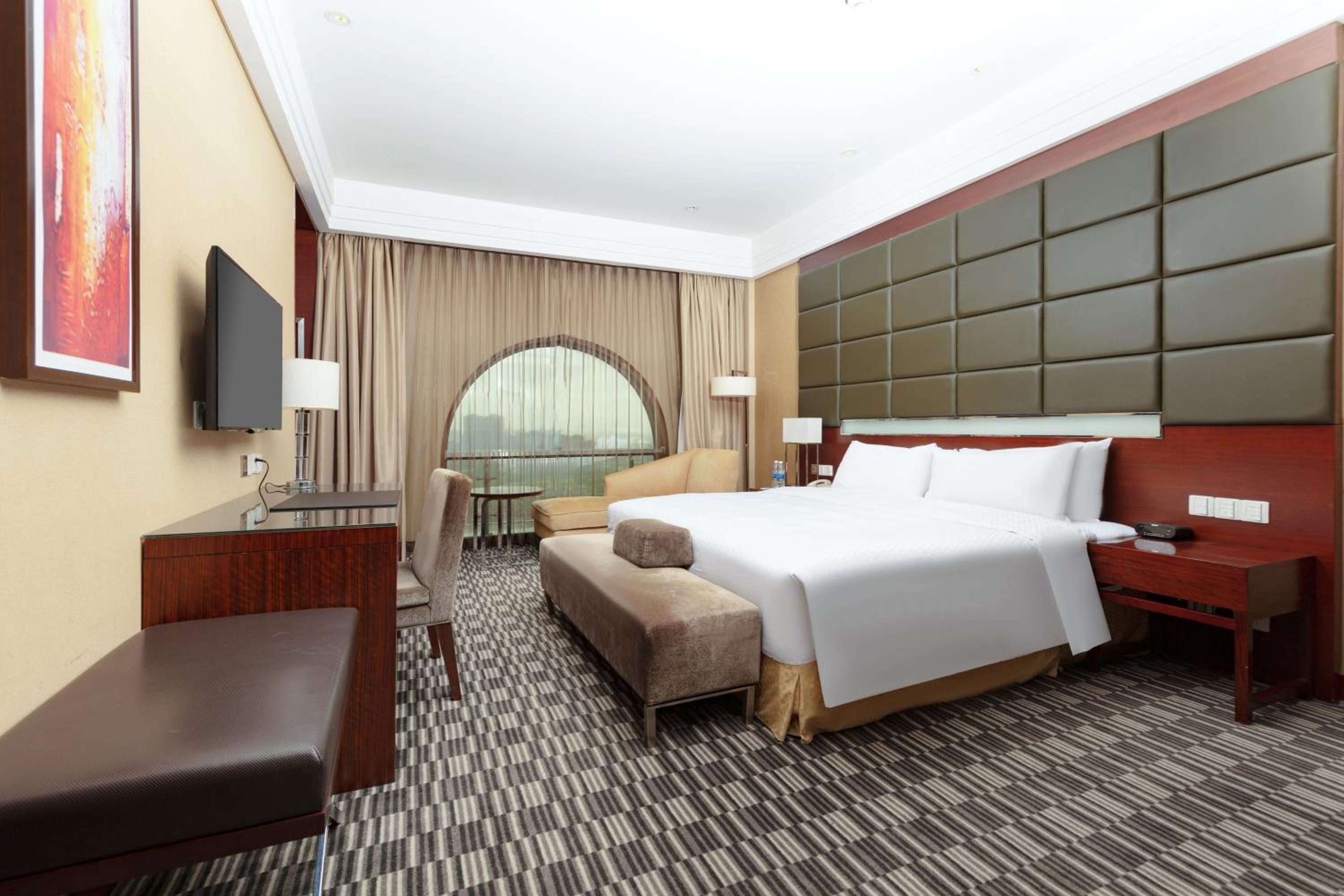 Executive Suite, Executive level, 1 Bedroom Executive Suite - Photo 1