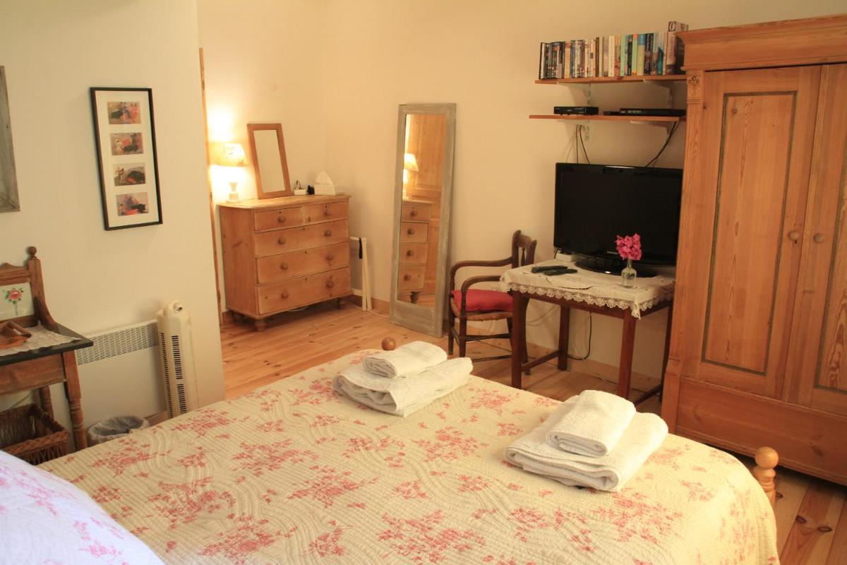Deluxe Double Room with En Suite Bathroom photo 2