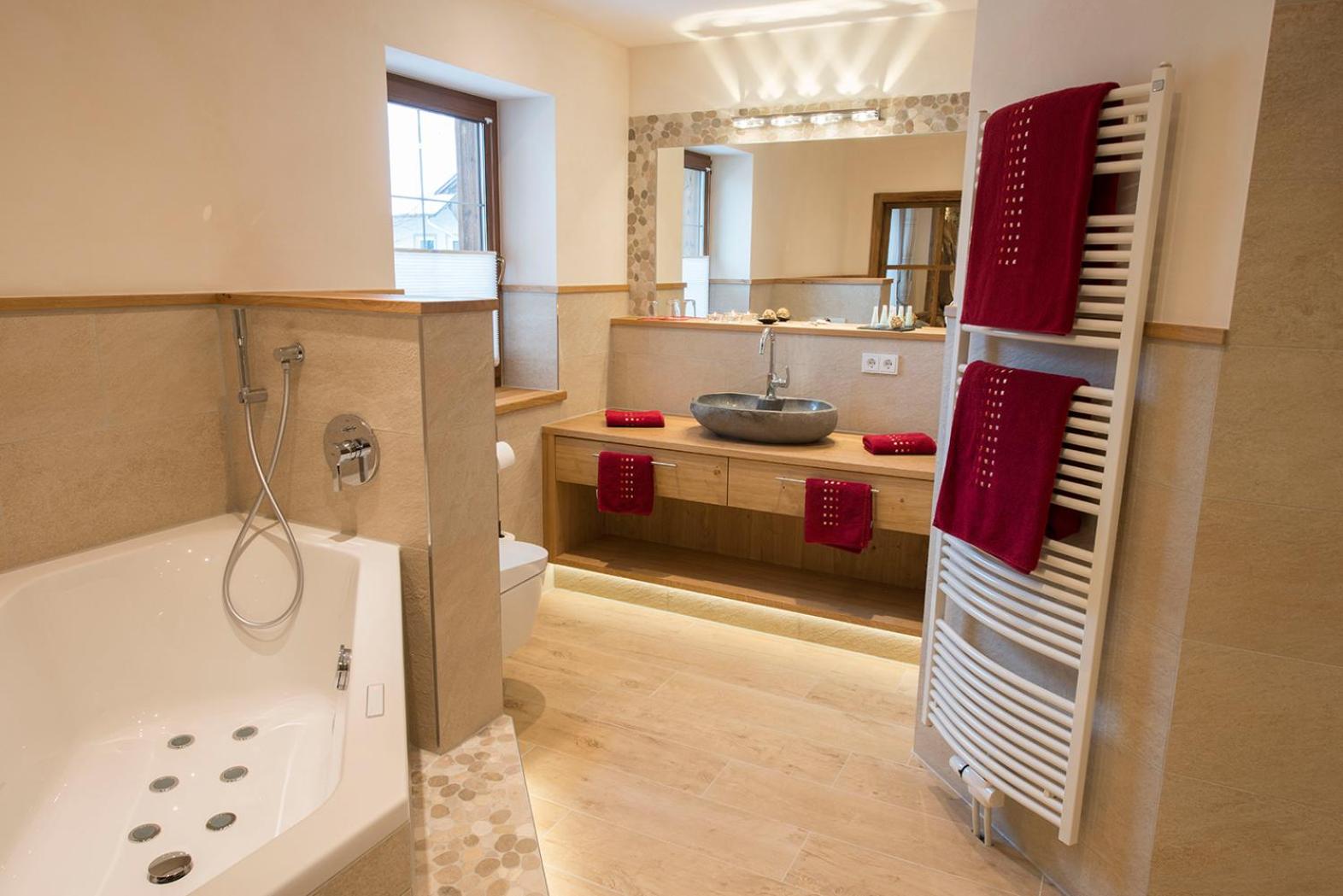 Deluxe Double Room - Photo 23