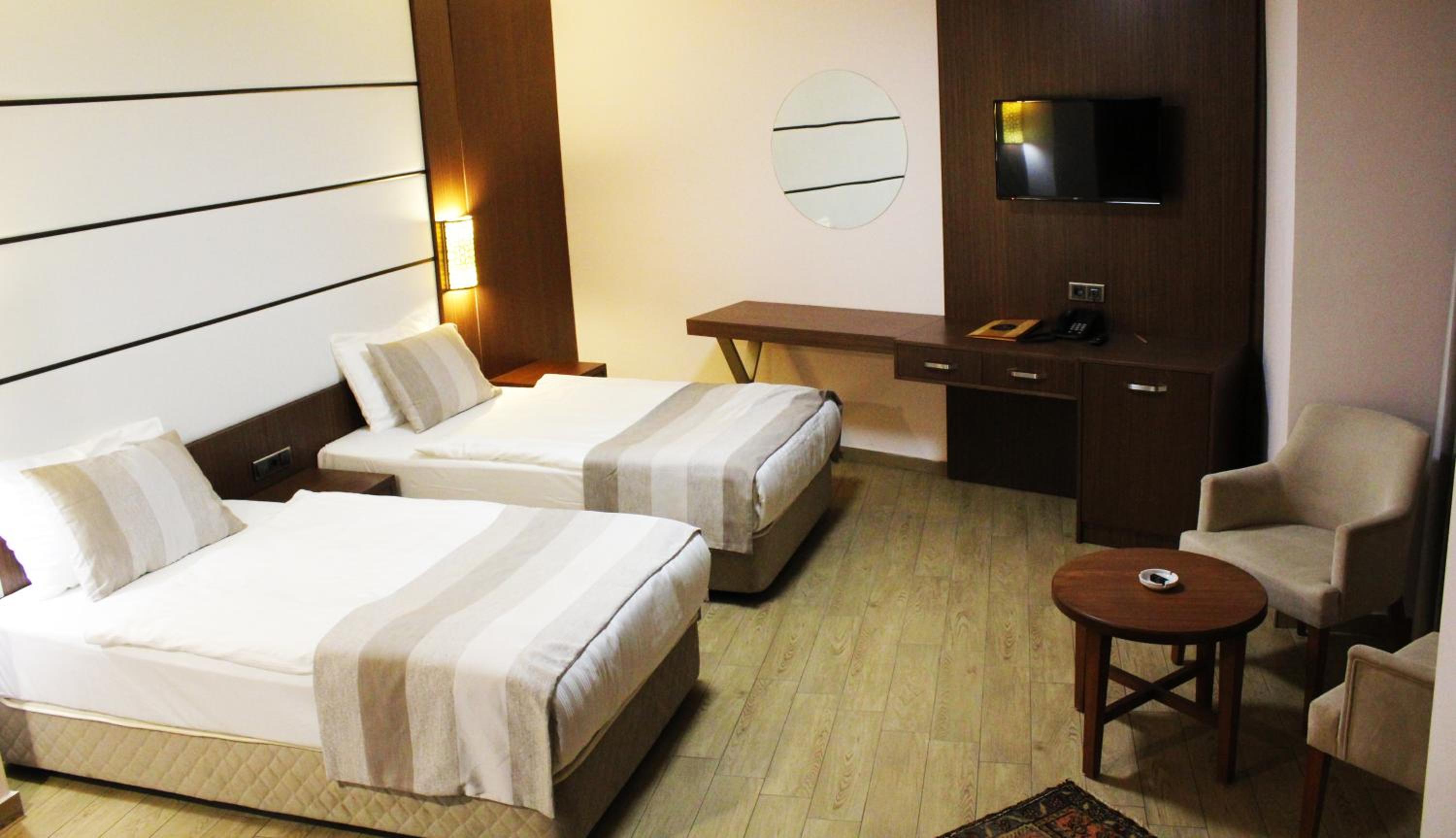 Budget Twin Room photo 2
