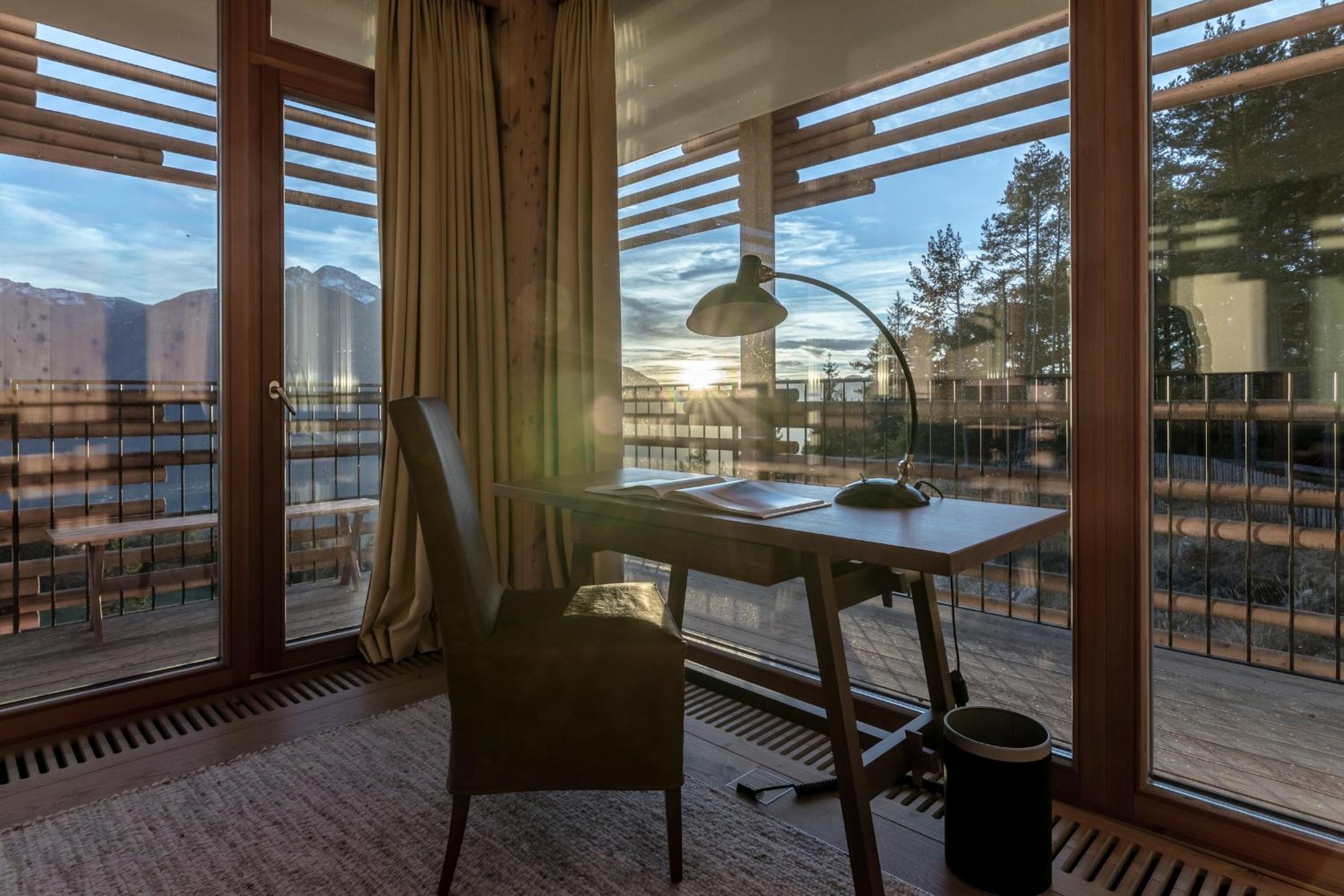 Premium Suite with Balcony photo 3