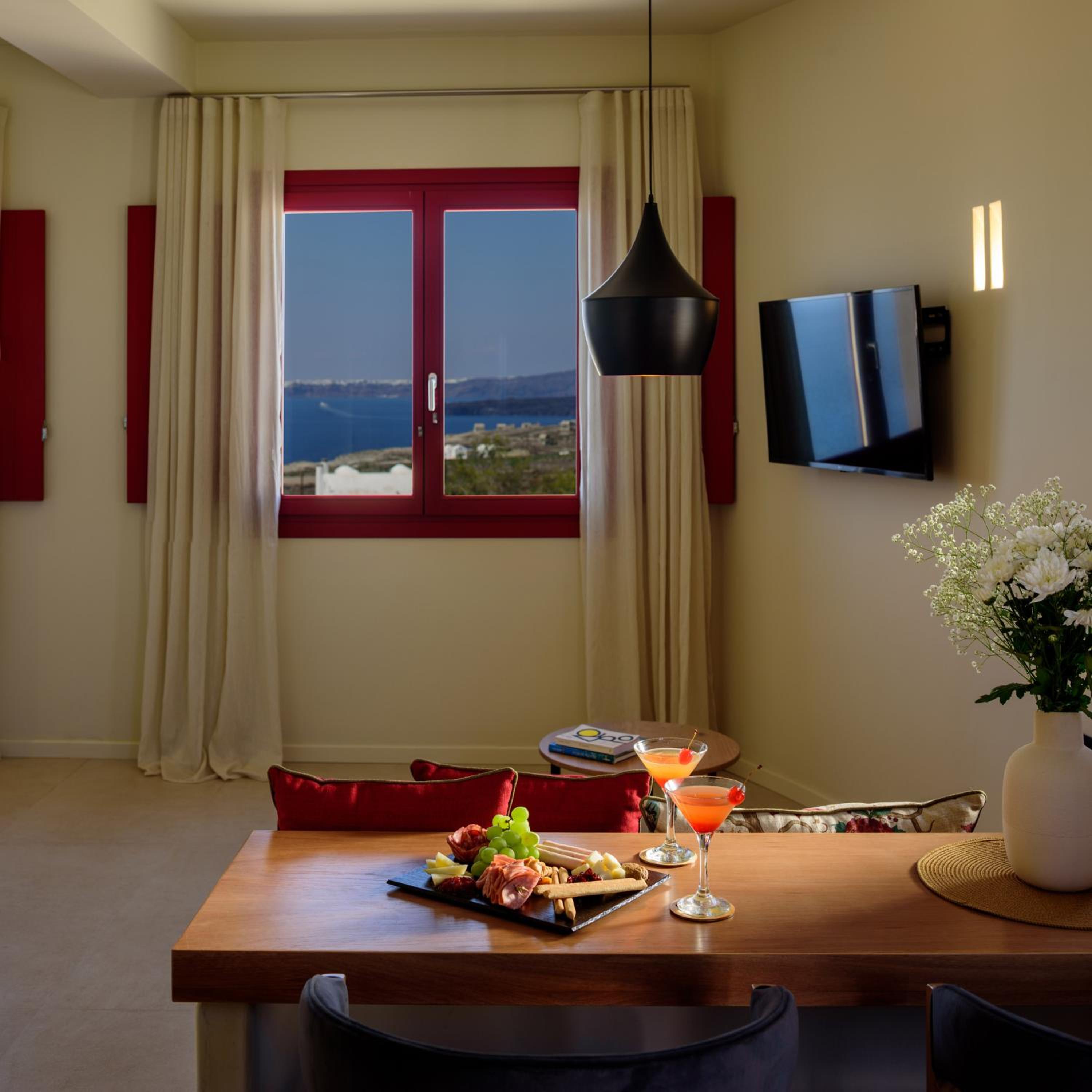 Superb Suite with Private Pool and Hot Tub - Photo 3