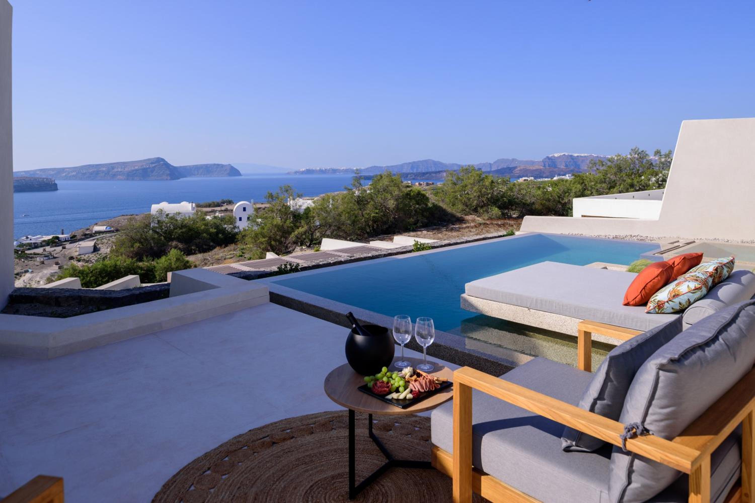 Superb Suite with Private Pool and Hot Tub - Photo 4