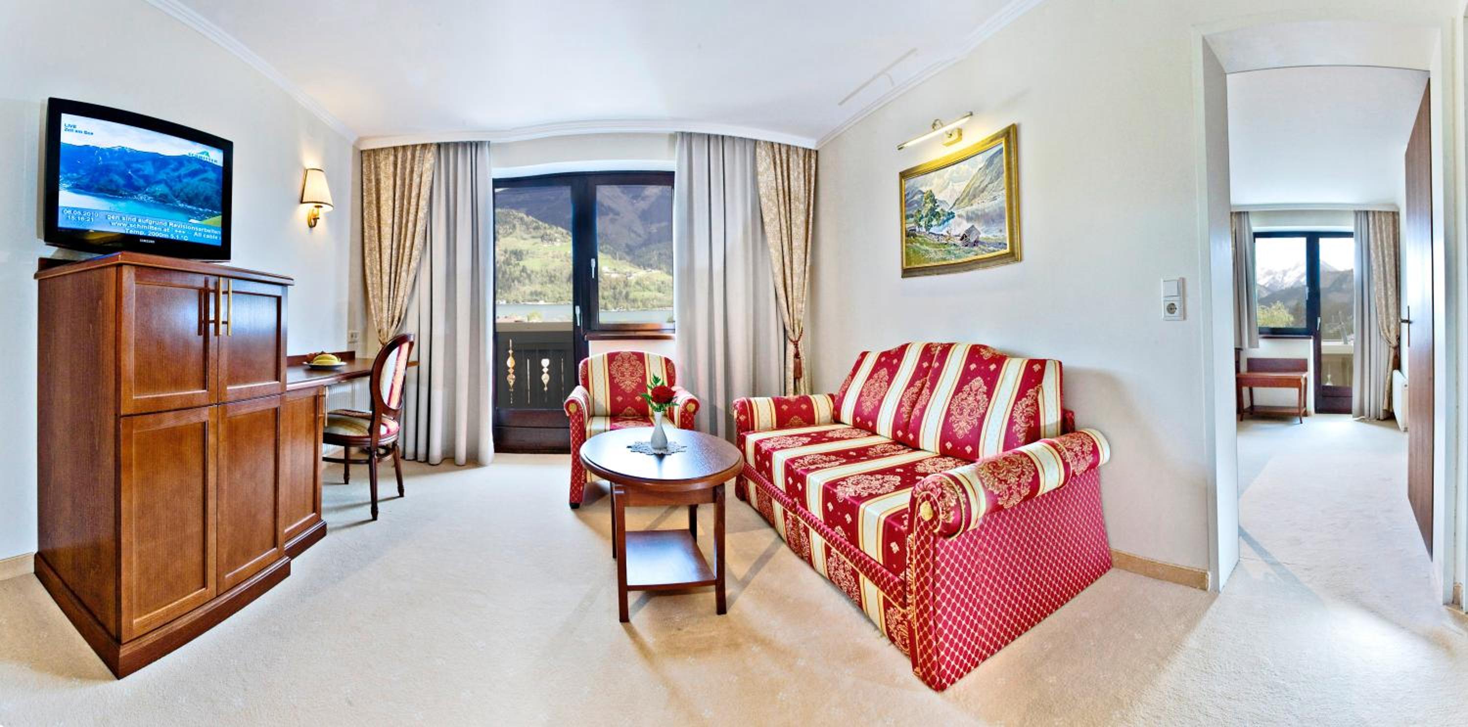Suite with Balcony photo 2