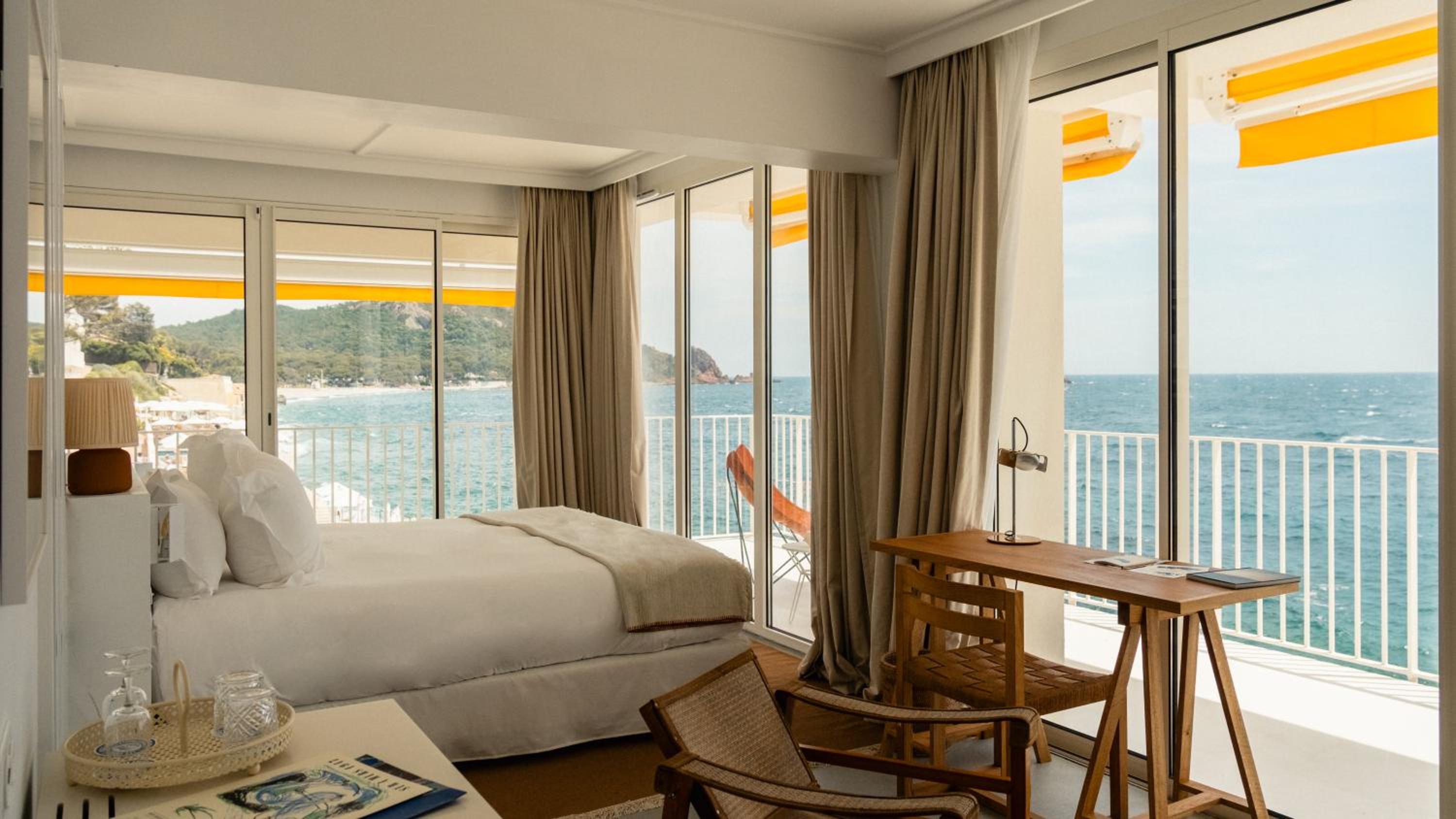 Junior Suite with Sea View - Photo 6