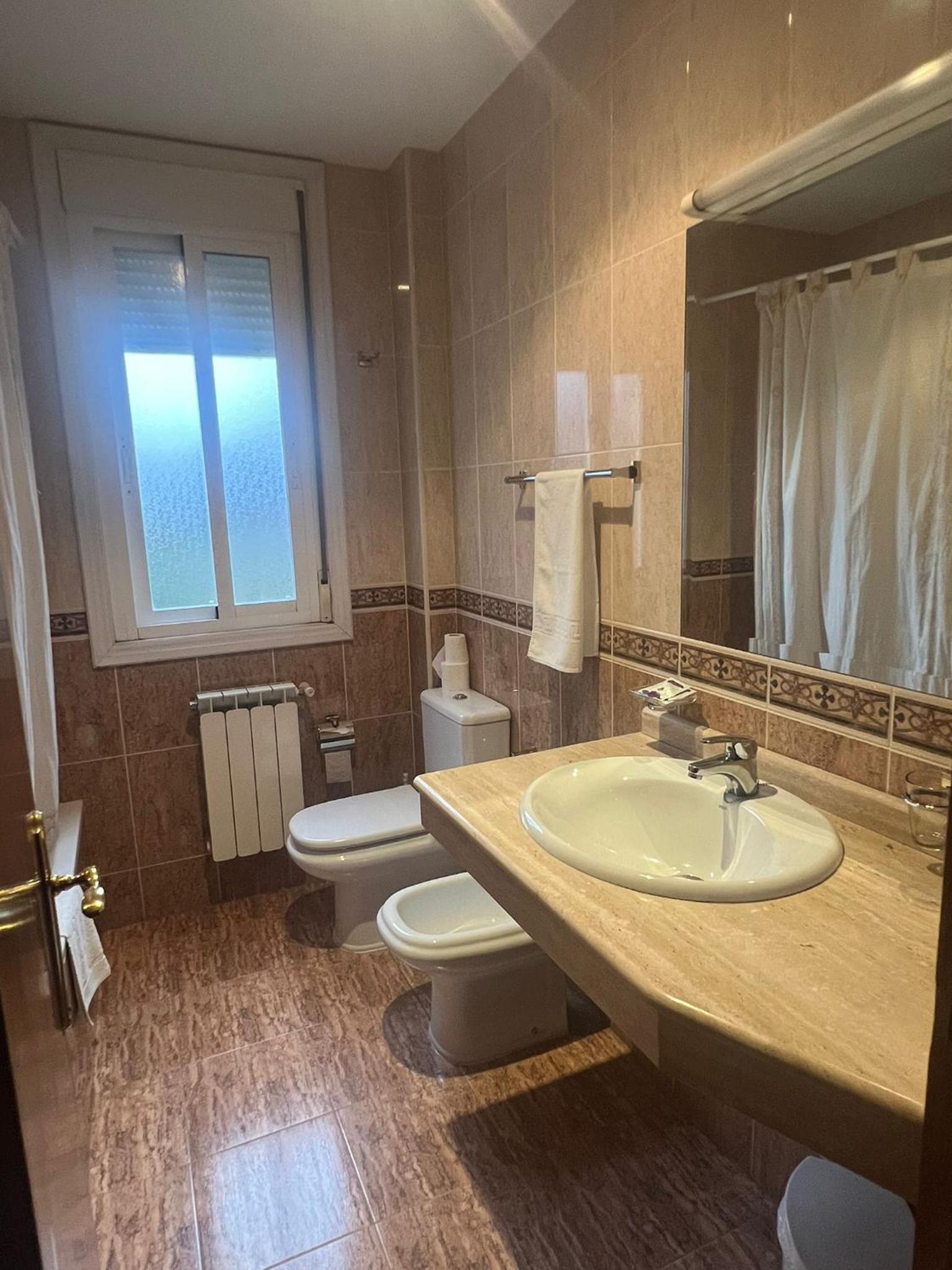 Large Single Room photo 2