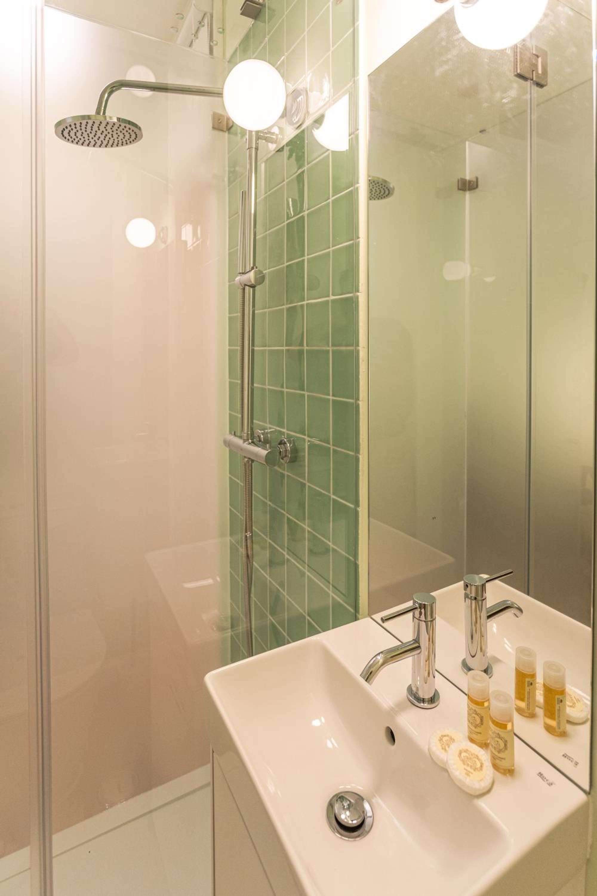 Double or Twin Room with Bathroom photo 3