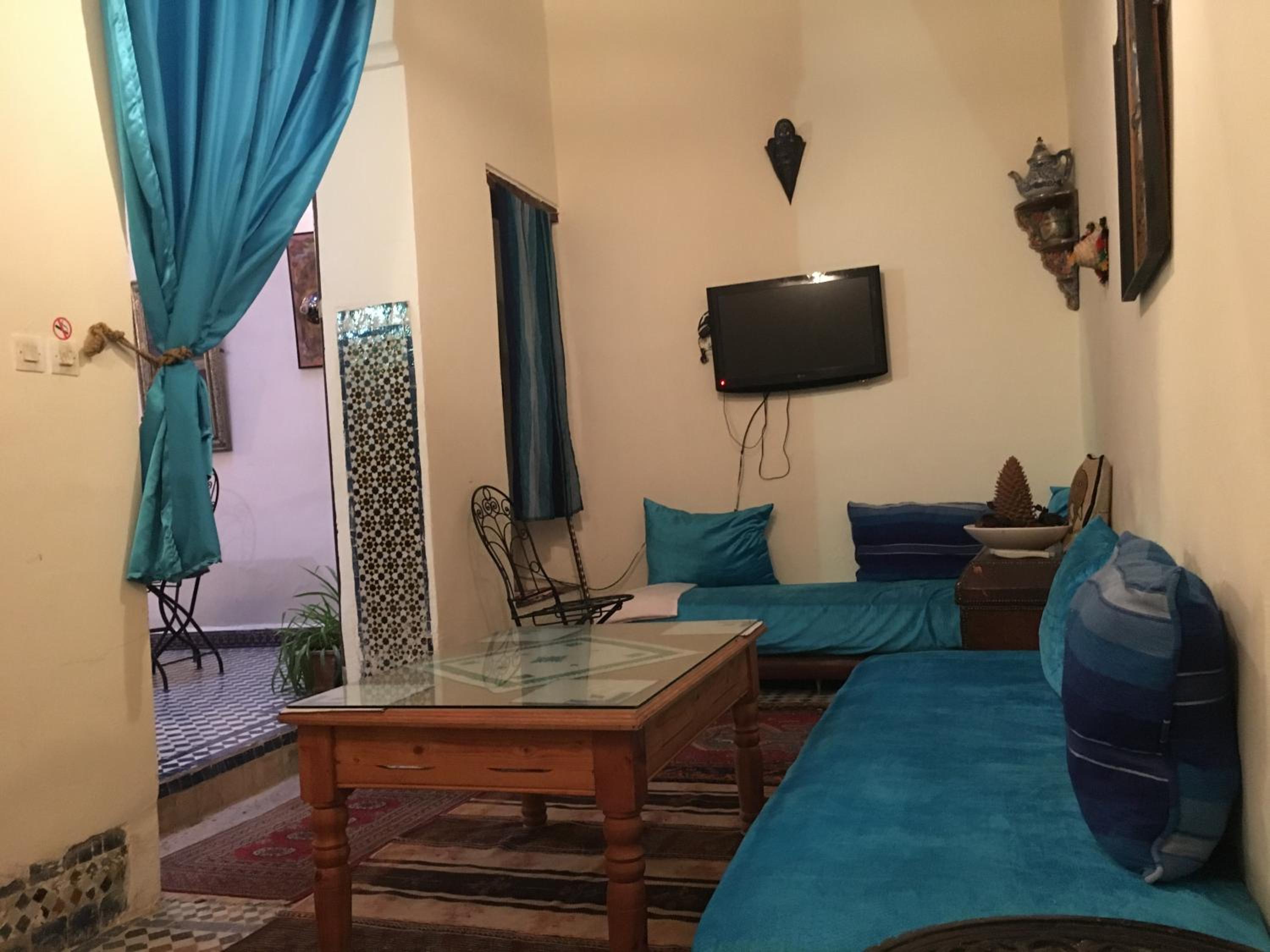 Large Double Room - Photo 3