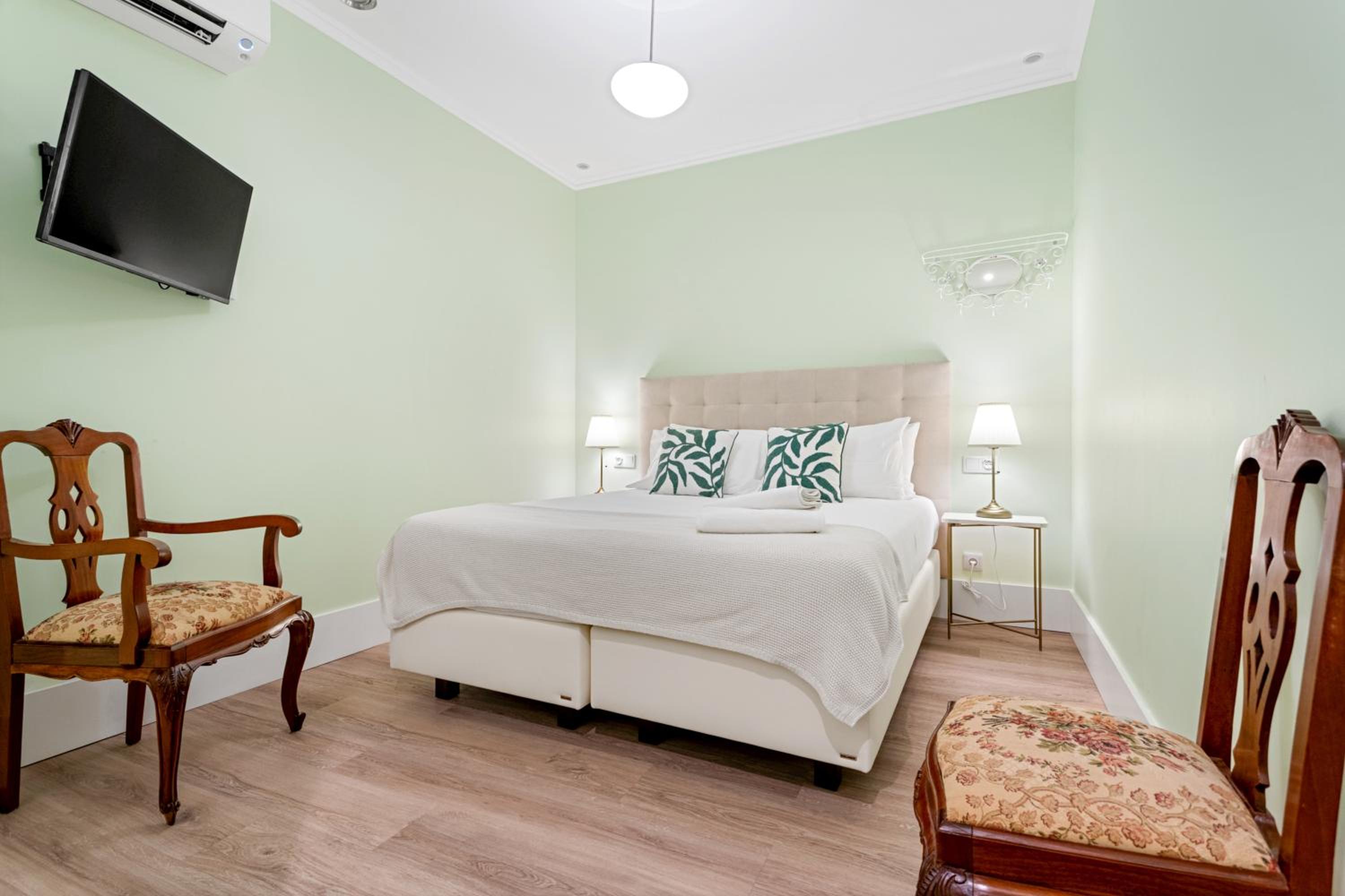 Double or Twin Room with Bathroom photo 1