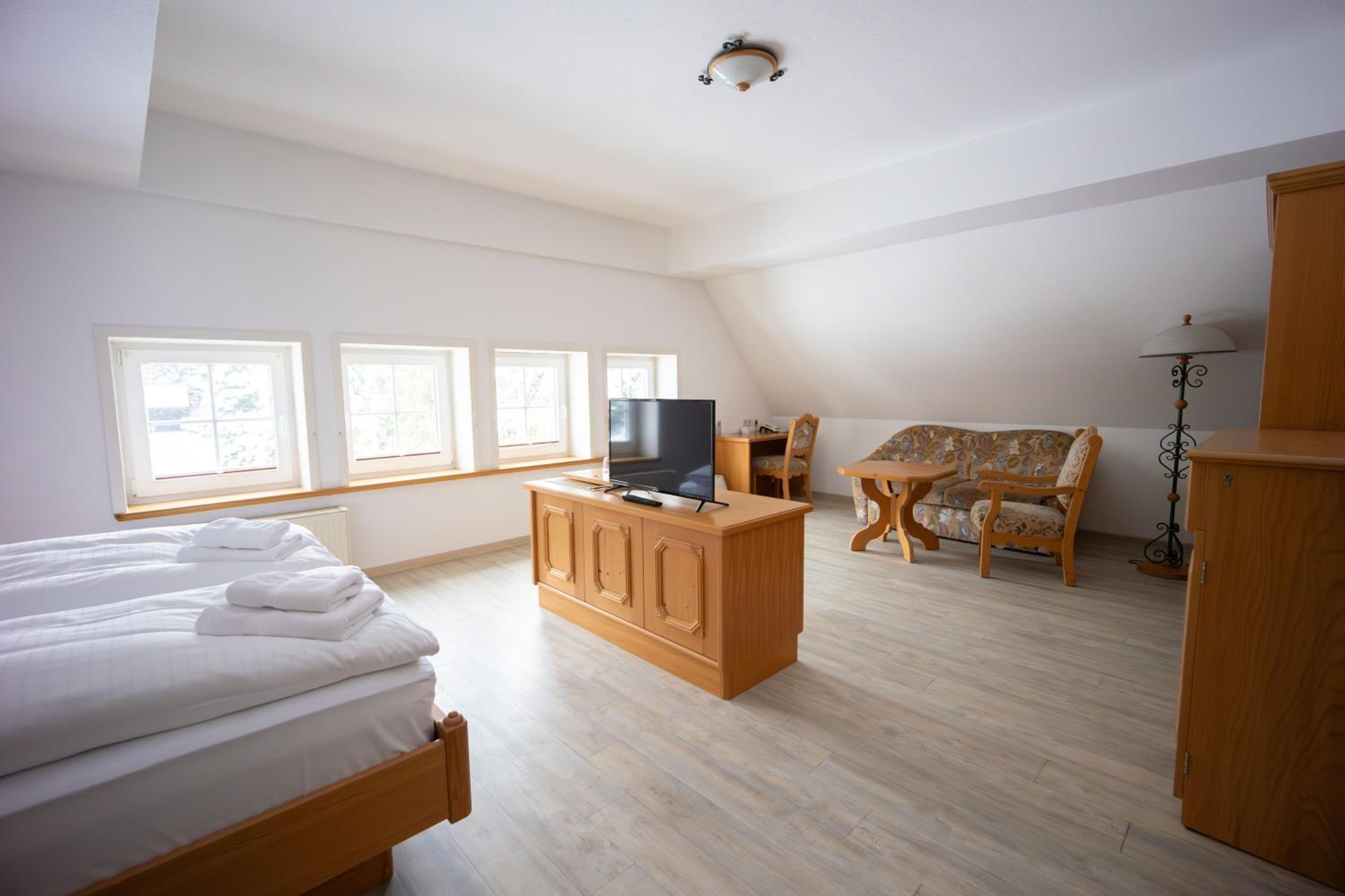 Junior Suite with Garden View