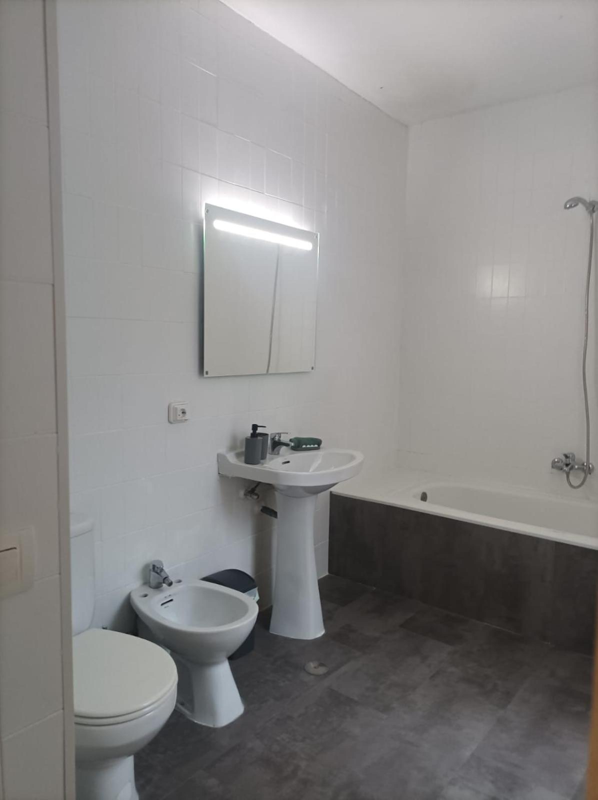 Quadruple Room with Private Bathroom photo 2