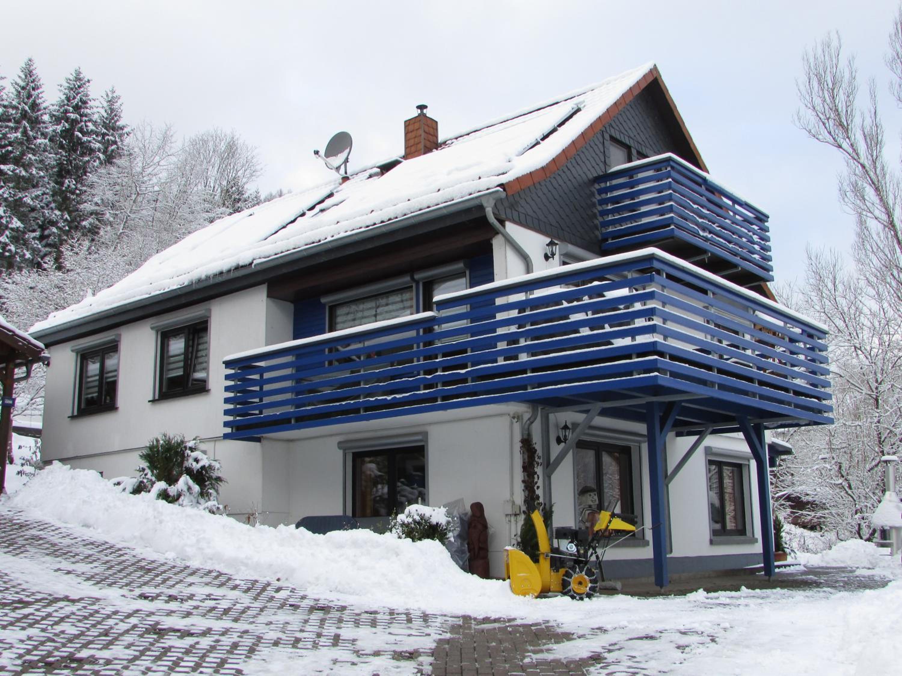 Apartment with Mountain View - Photo 4
