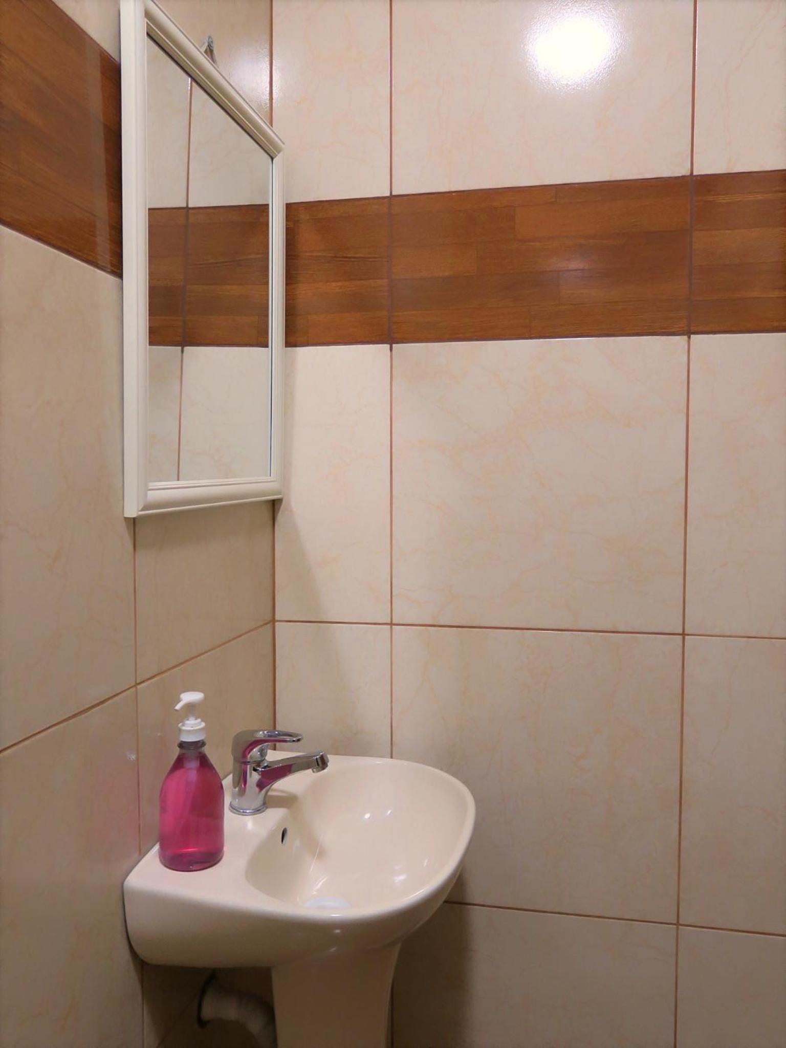 Family Room with Private Bathroom photo 2