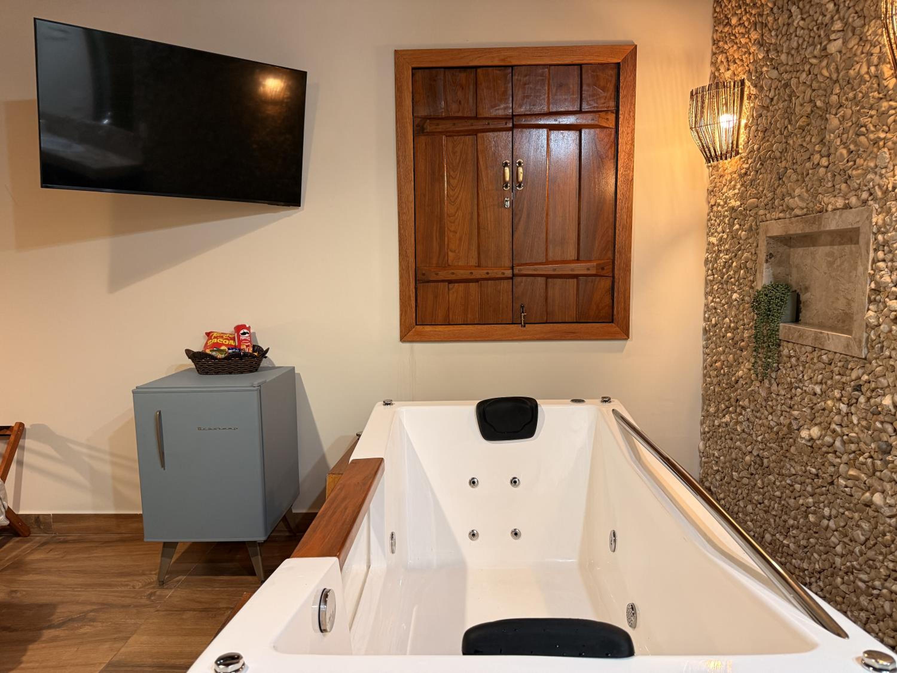 Superior King Suite photo 3