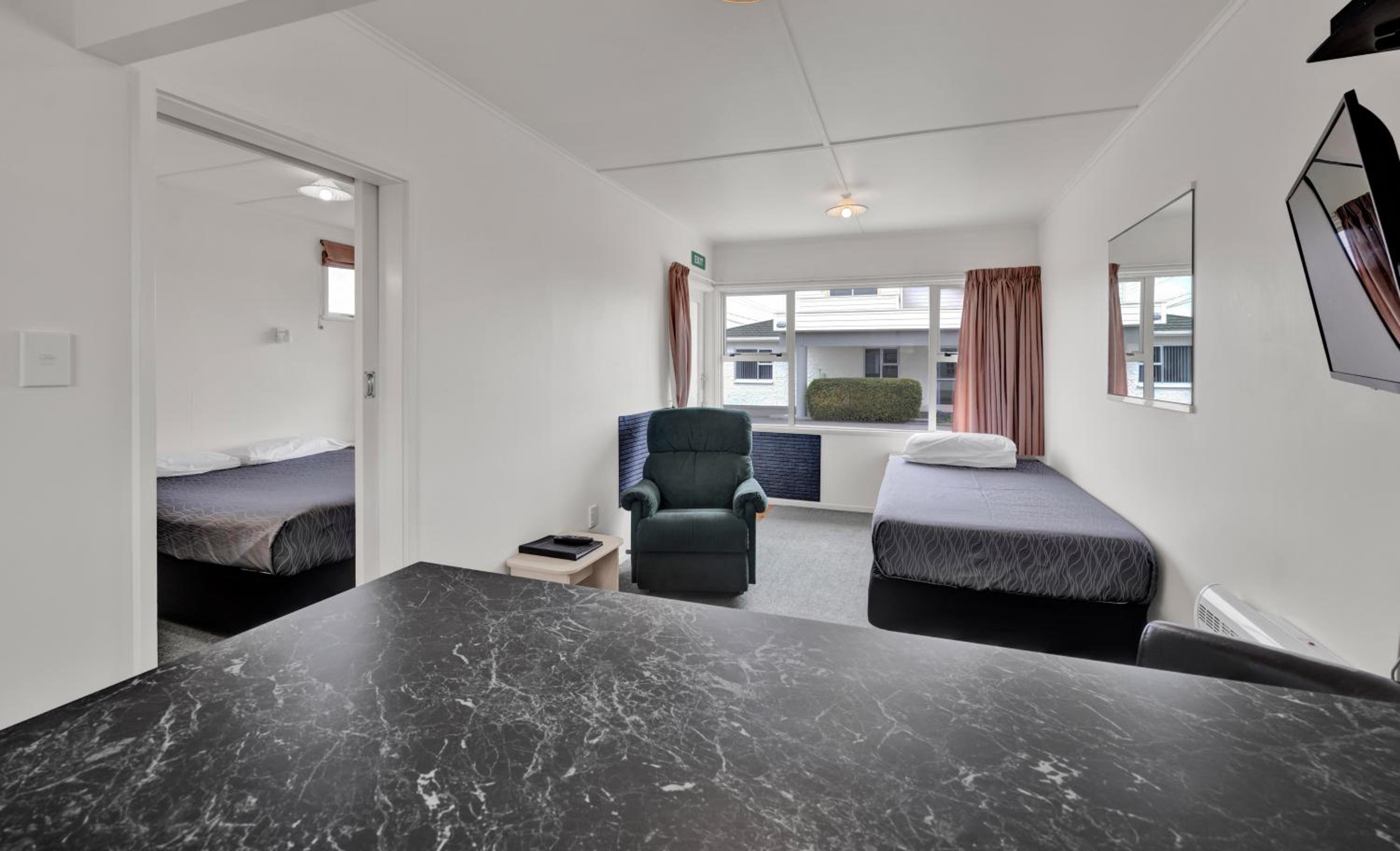 1 Bedroom Studio photo 1