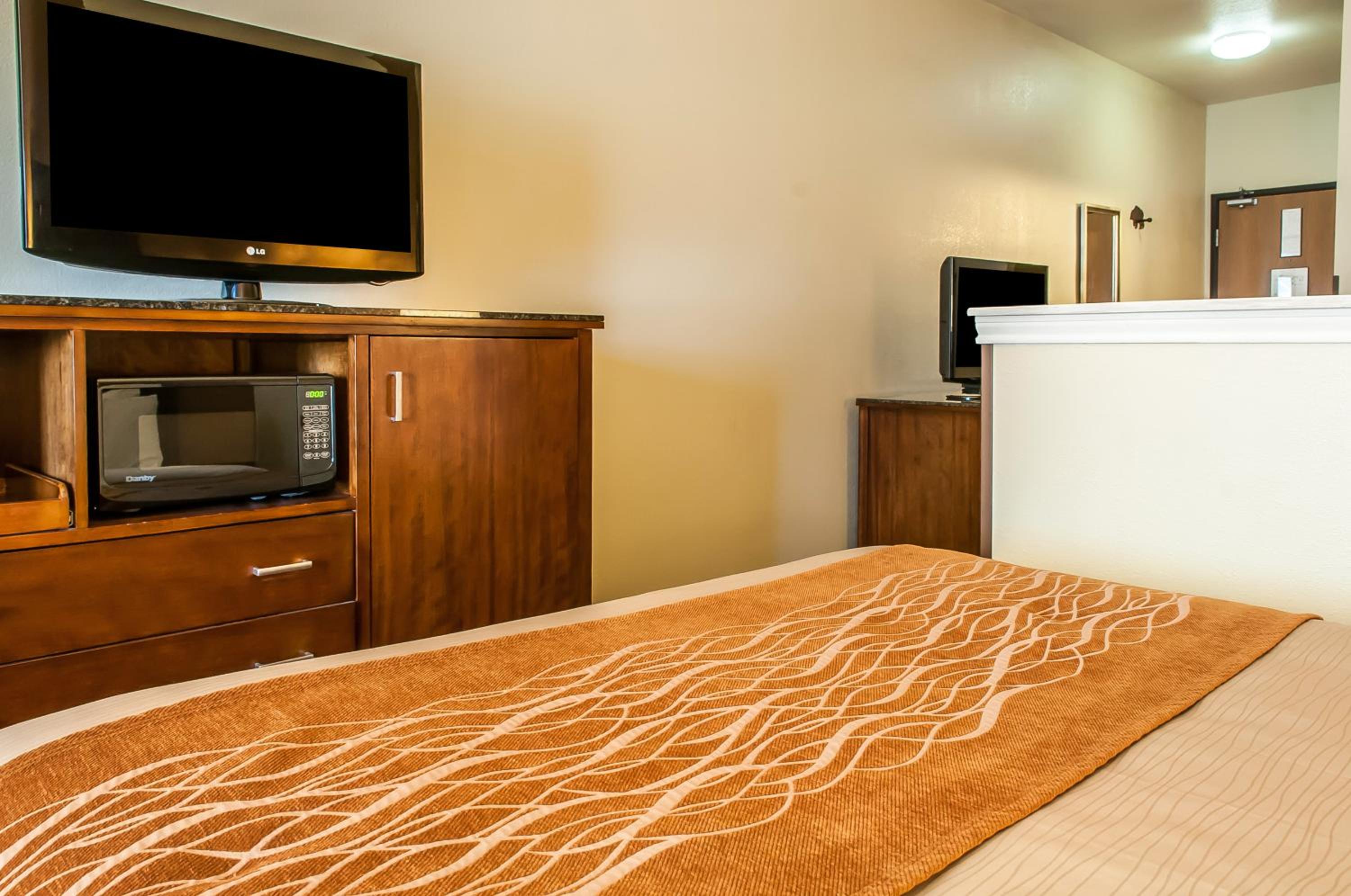 King Room - Non-Smoking - Disability Access - Photo 4