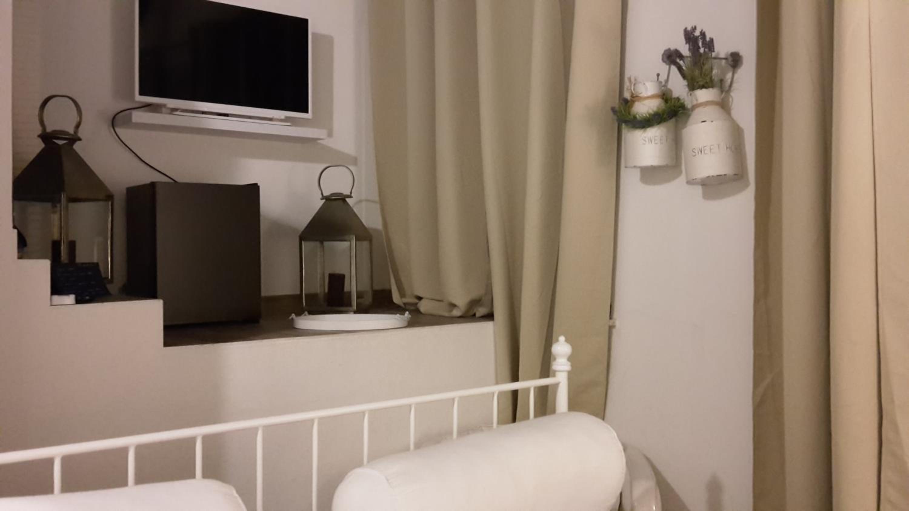 Deluxe Double Room with Sea View - Photo 10