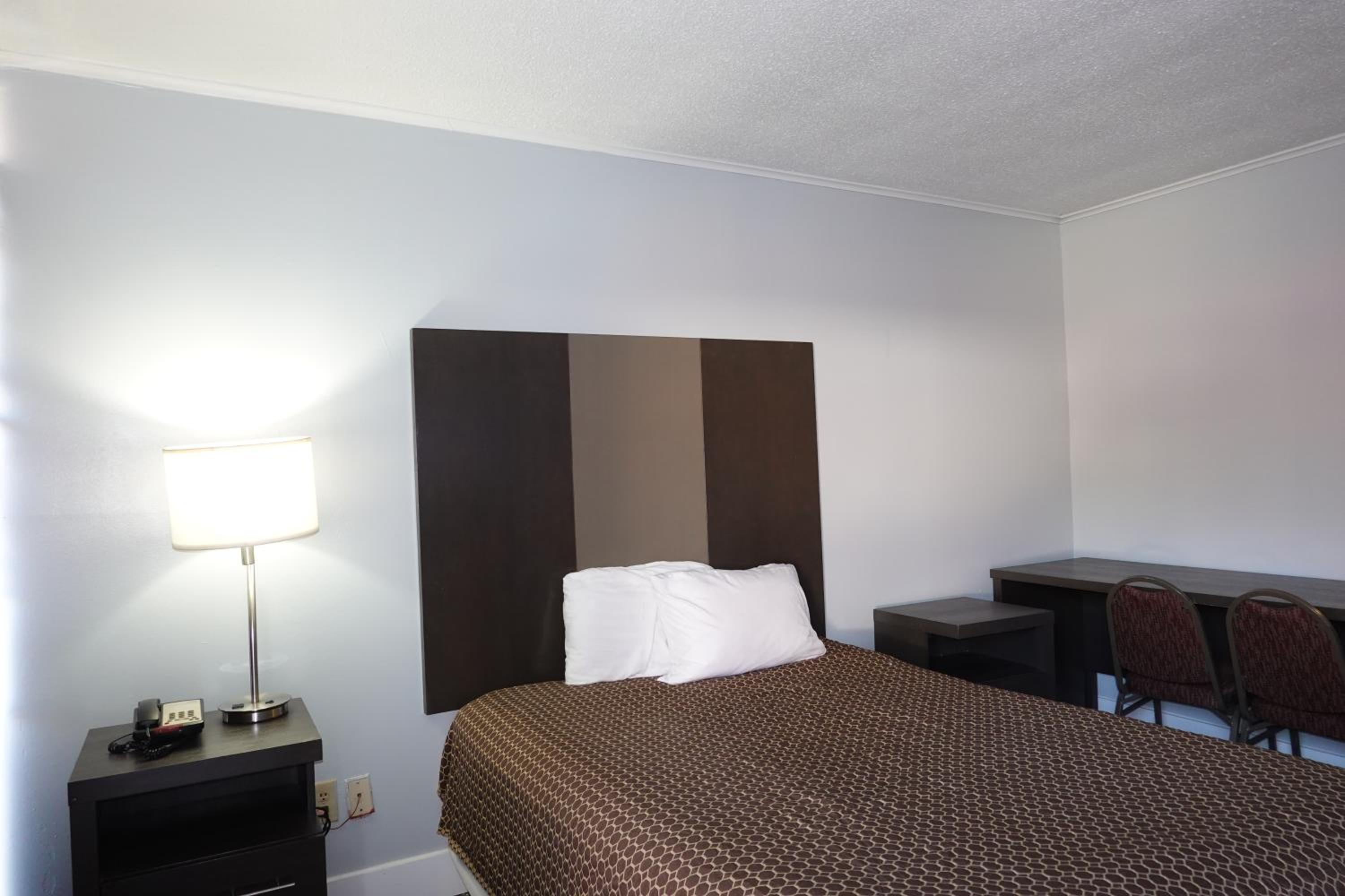 Standard Queen Room - Photo 1