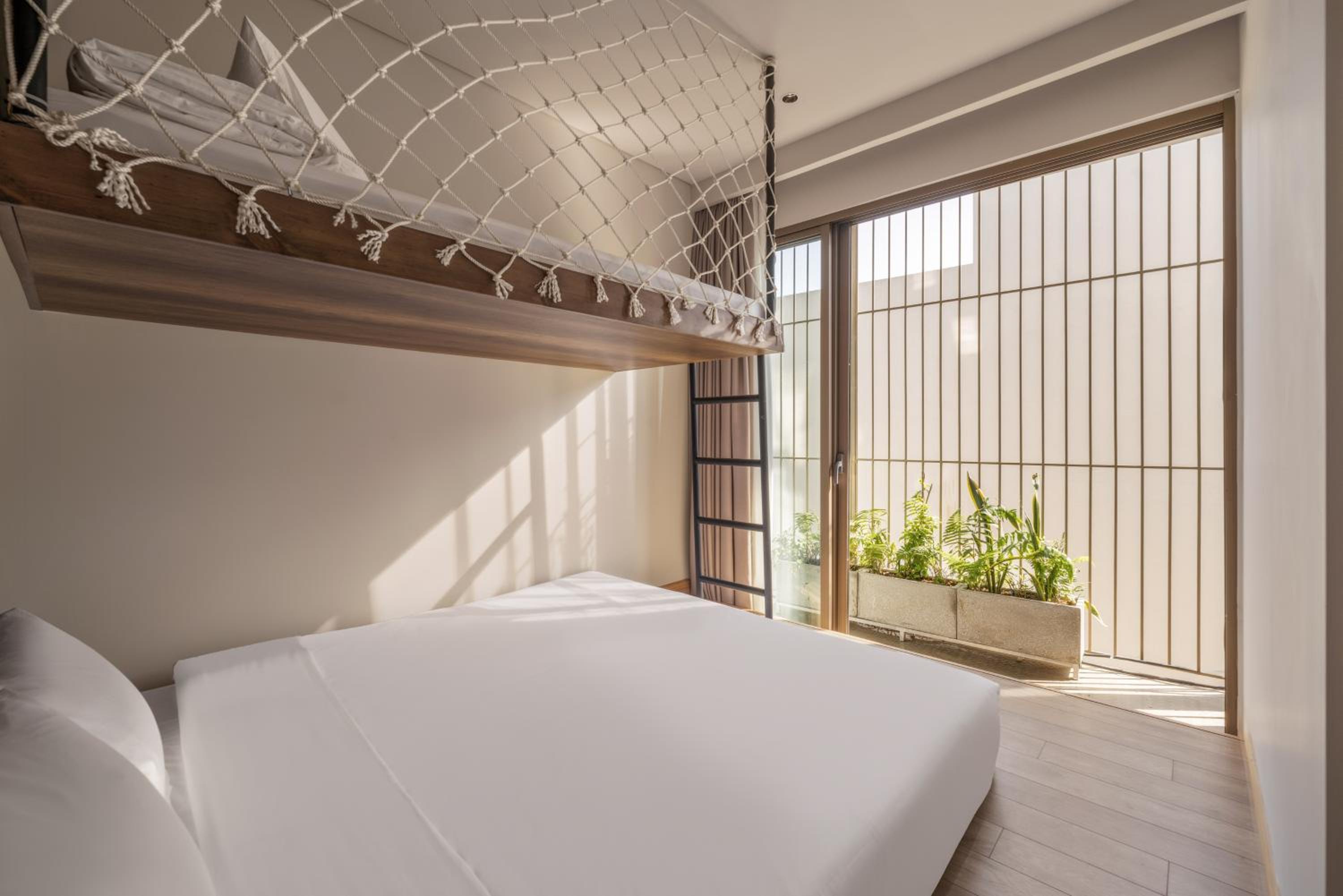 Studio Apartment with Balcony photo 1