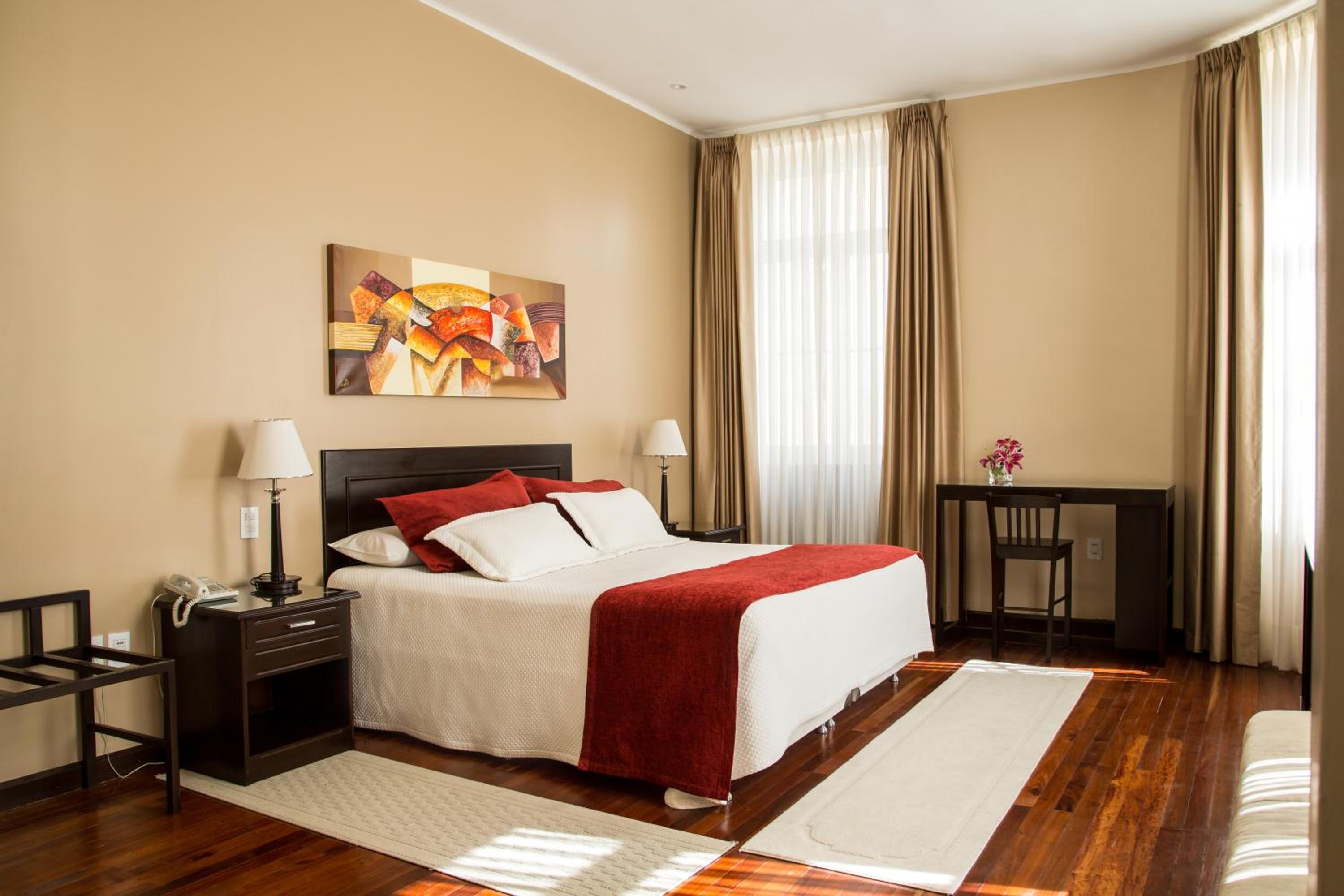 Deluxe Suite photo 2