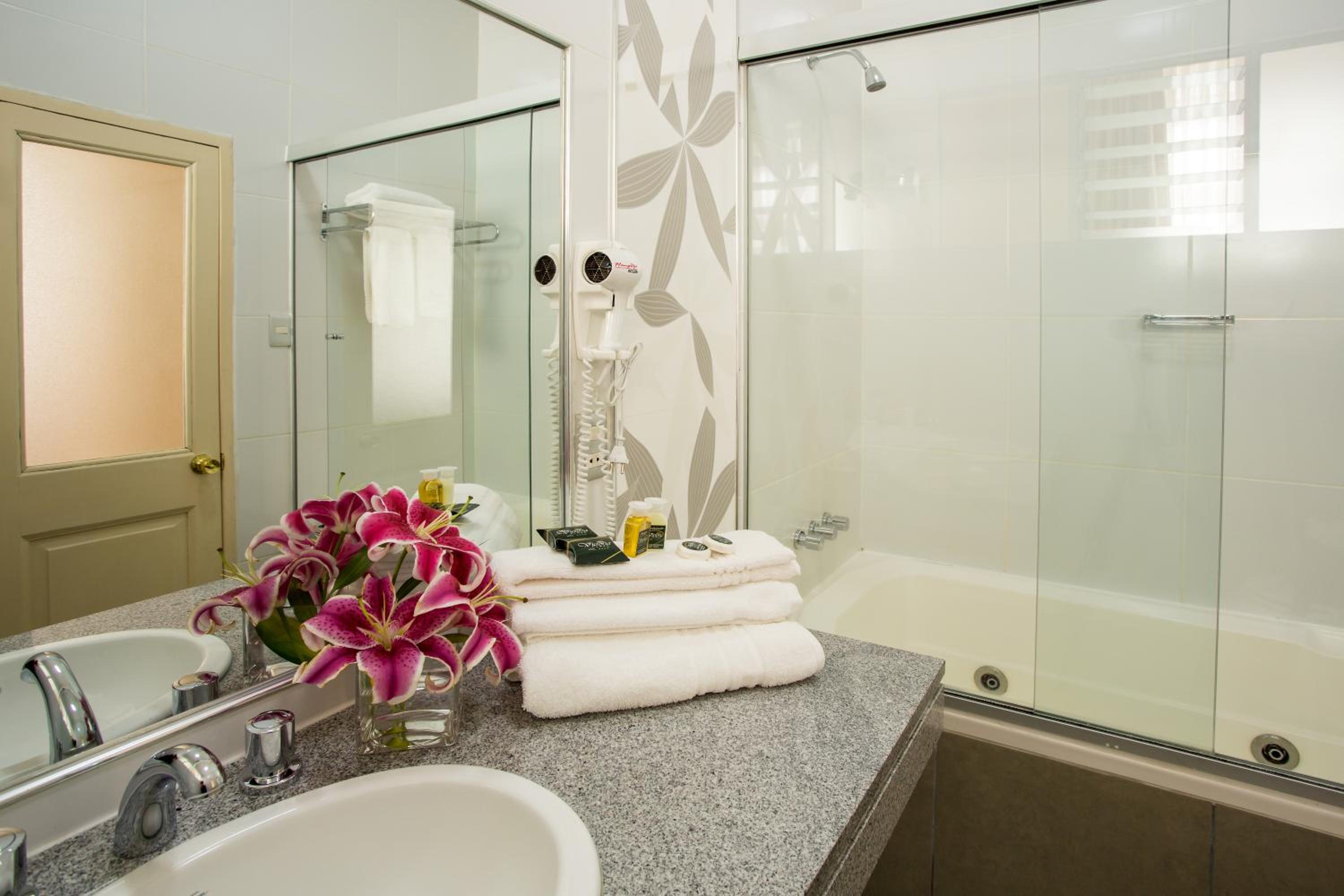 Deluxe Suite photo 3