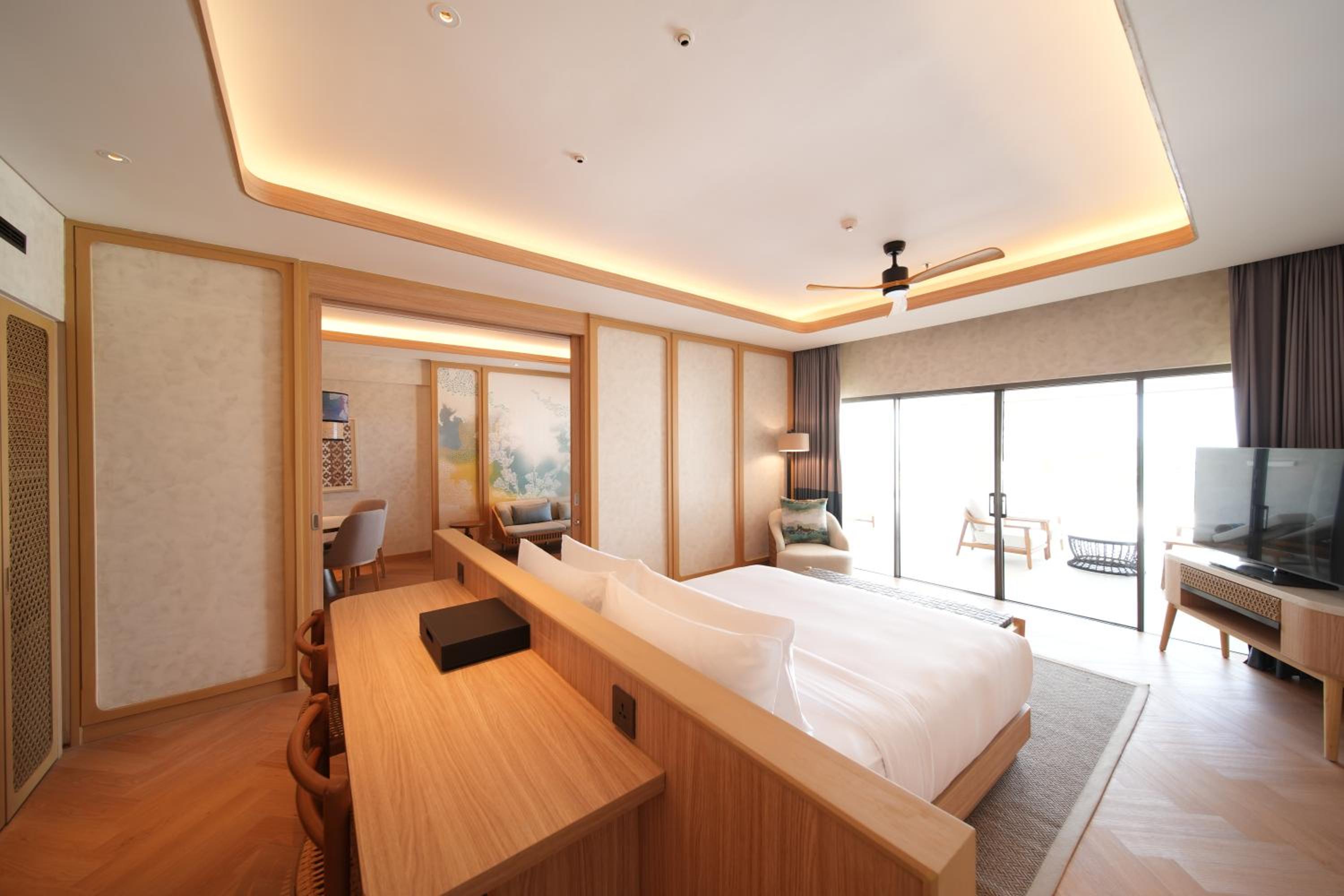 Executive Suite with Ocean View - Photo 2