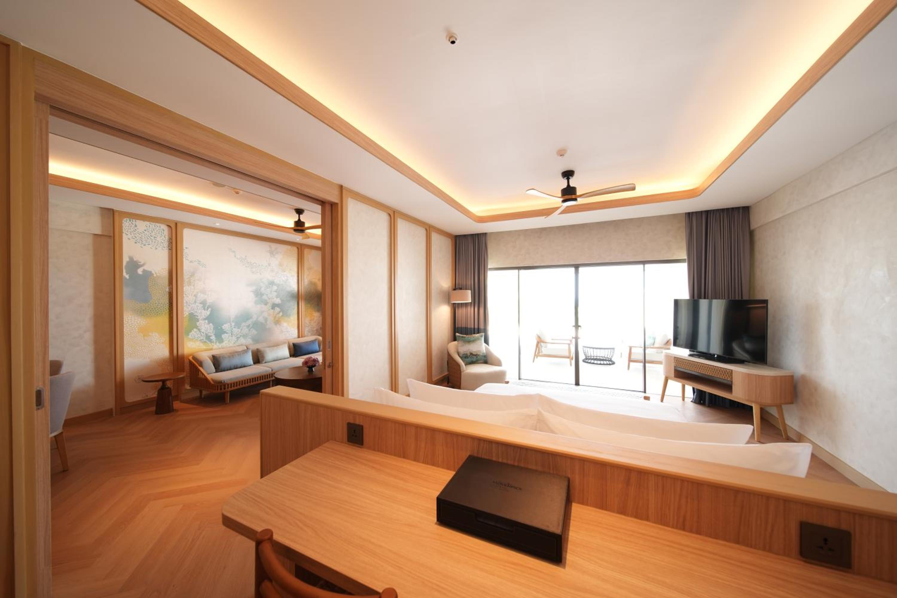 Executive Suite with Ocean View - Photo 3