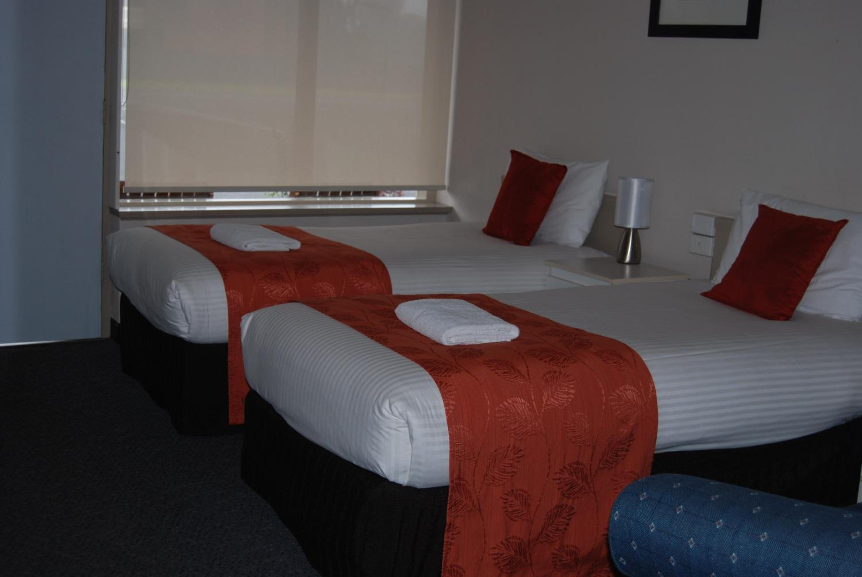 Standard Twin Room - Photo 1