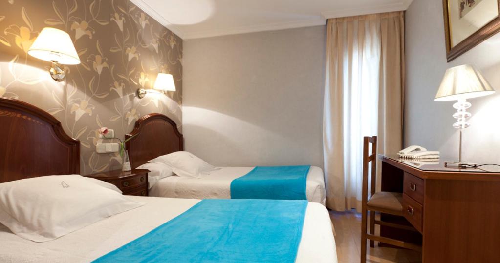 Double or Twin Room photo 3