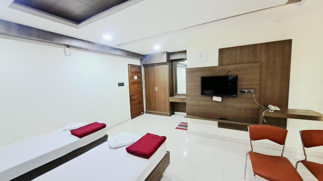 Deluxe Double or Twin Room - Photo 5